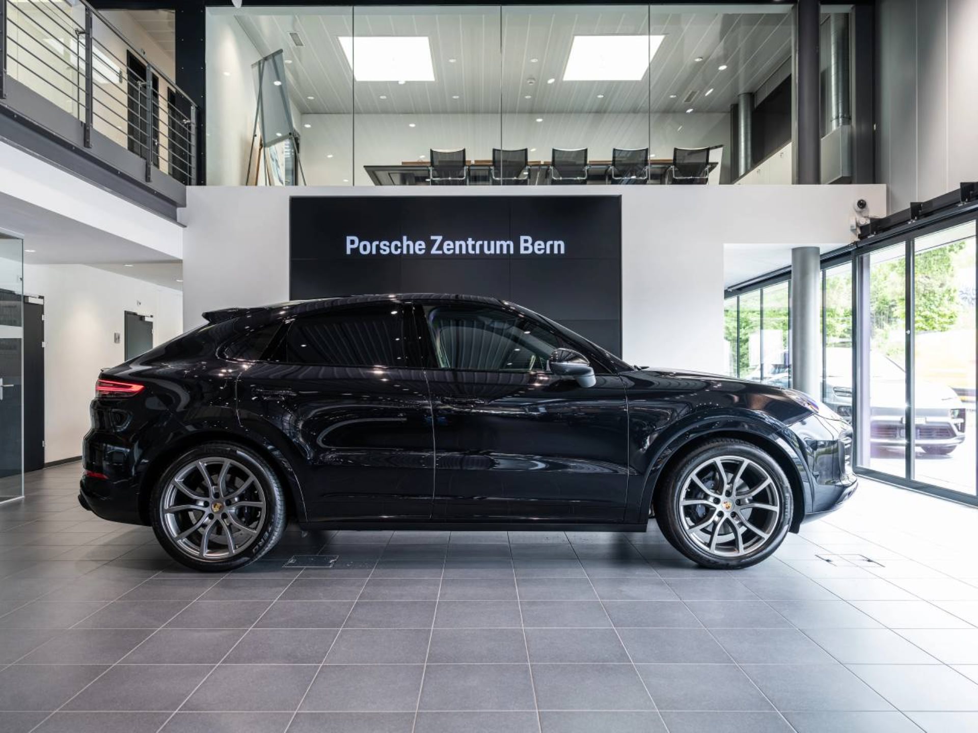 PORSCHE Cayenne E-Hybrid Coupé-showroom-element-1