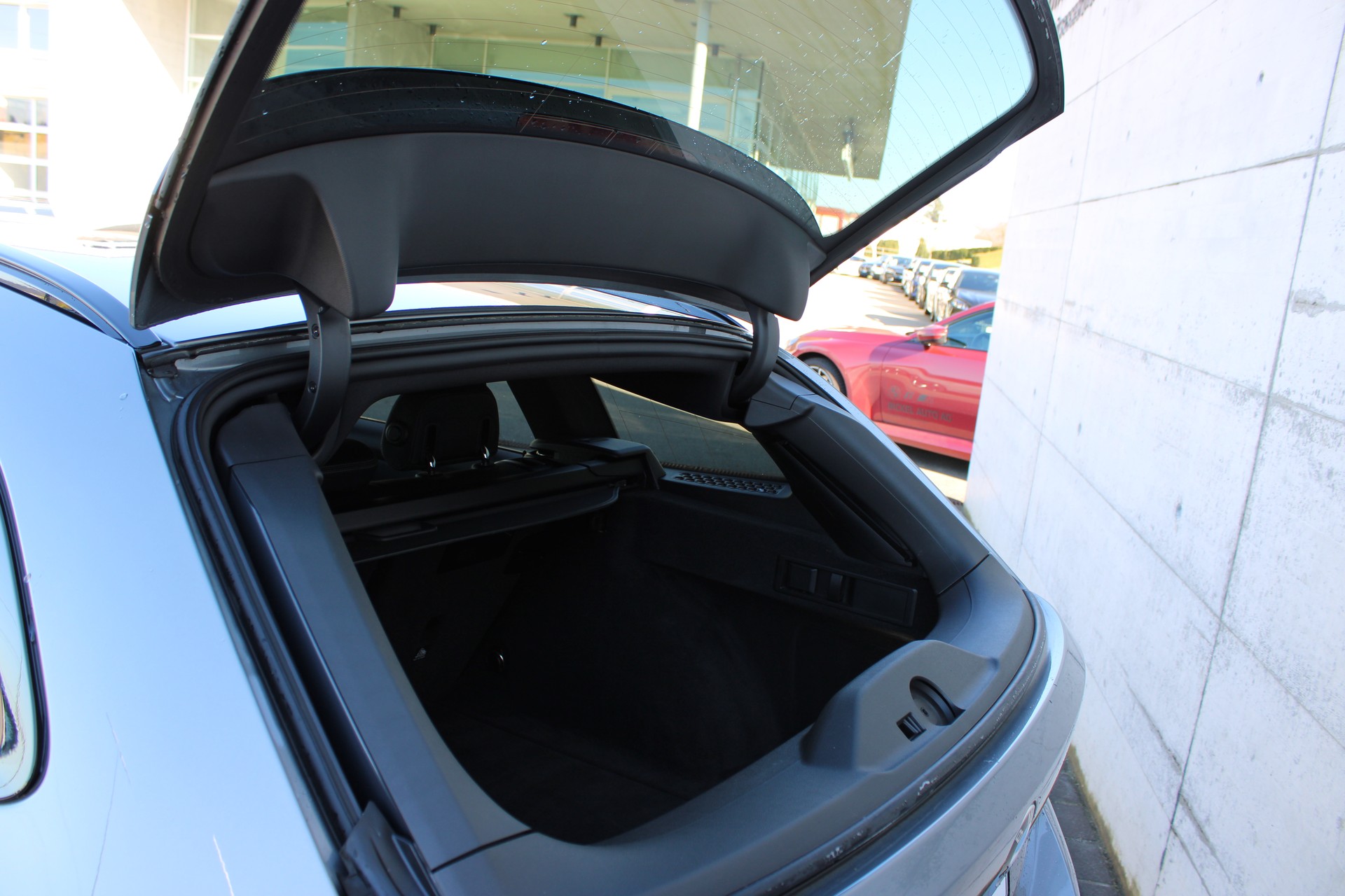 BMW 330d xDrive 48V Touring-image-14