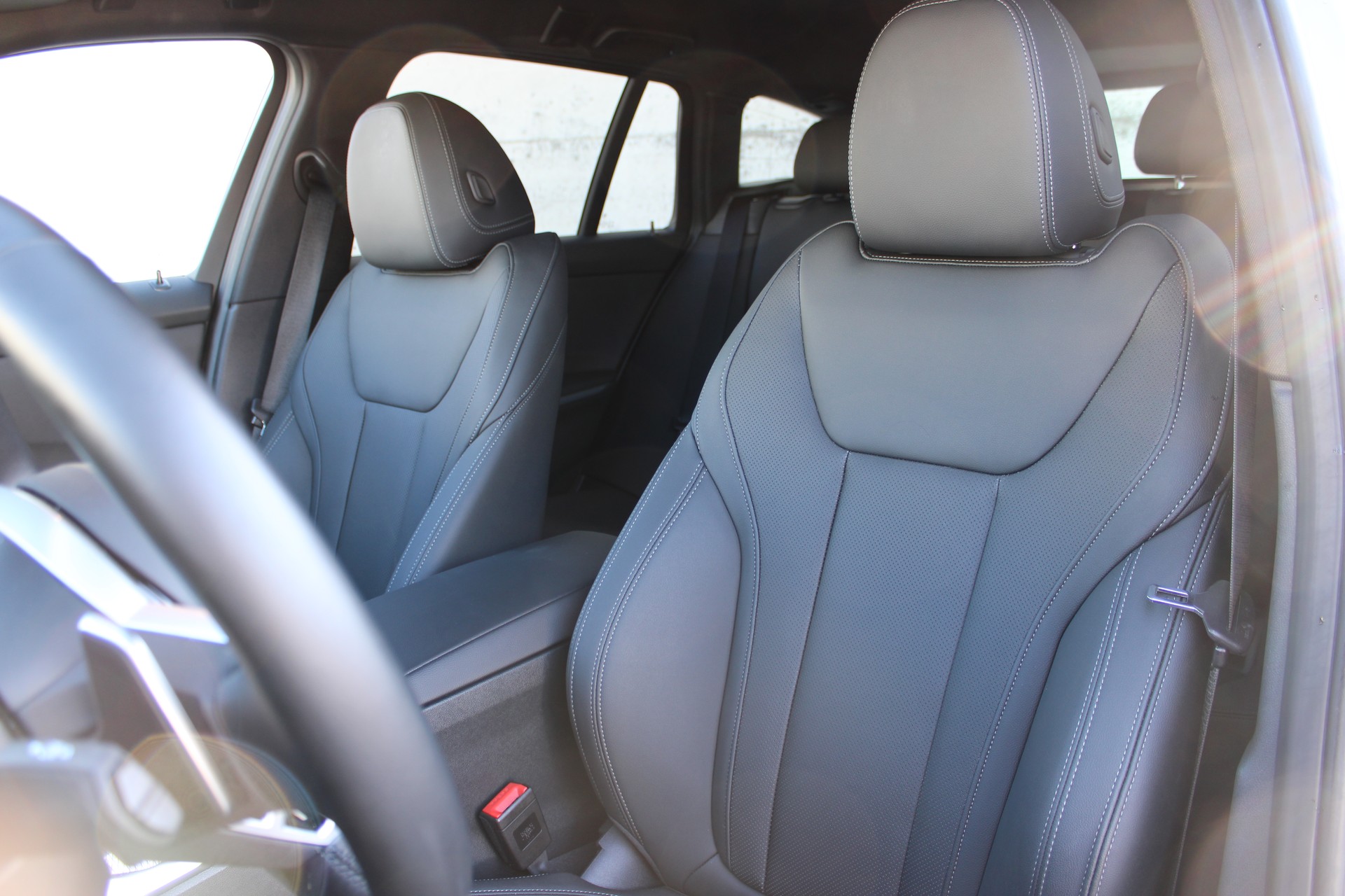 BMW 330d xDrive 48V Touring-image-9