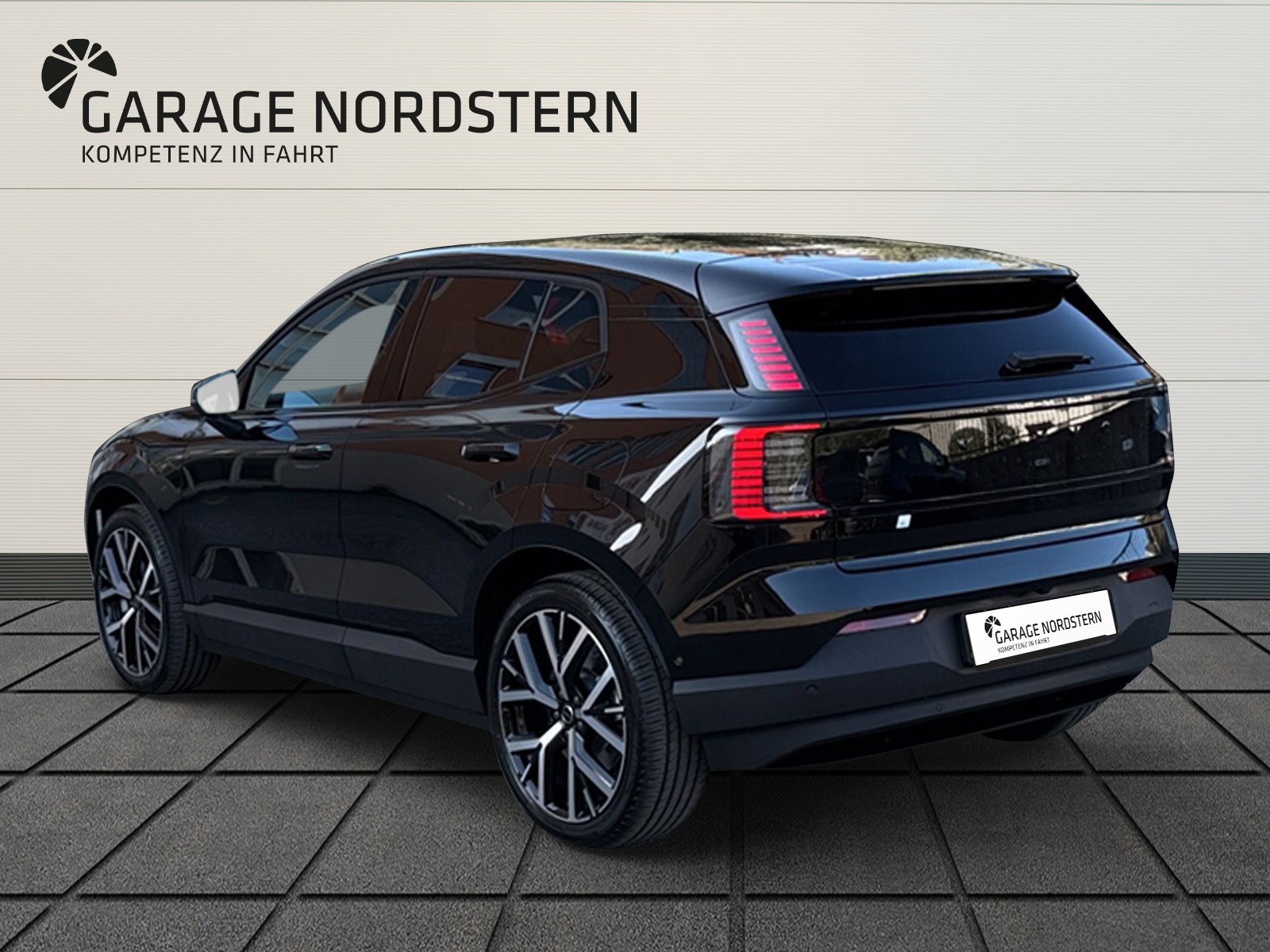 VOLVO EX30 E60 Twin Ultra Performance Sw. Black Ed. AWD-showroom-element-2