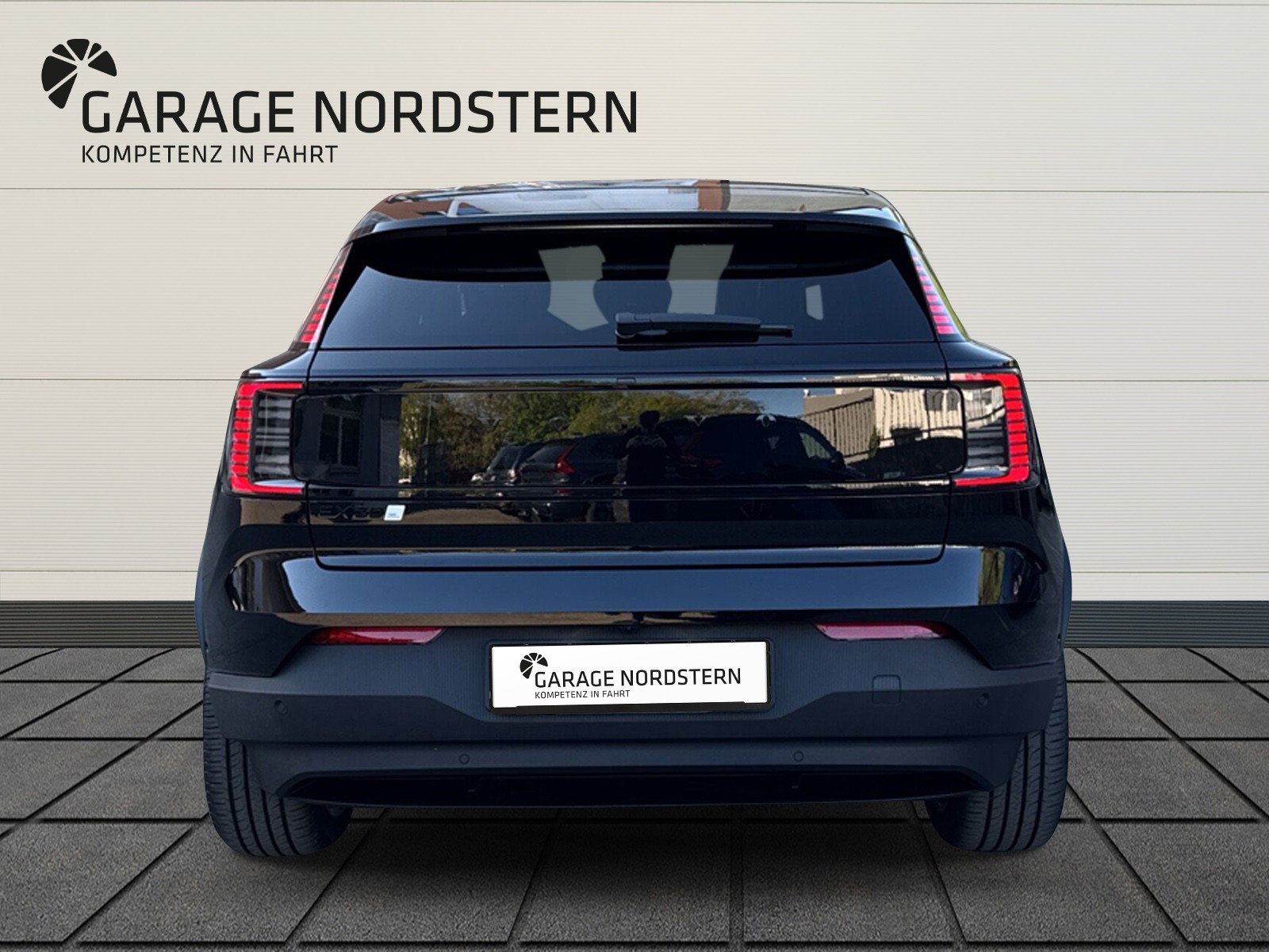 VOLVO EX30 E60 Twin Ultra Performance Sw. Black Ed. AWD-showroom-element-3