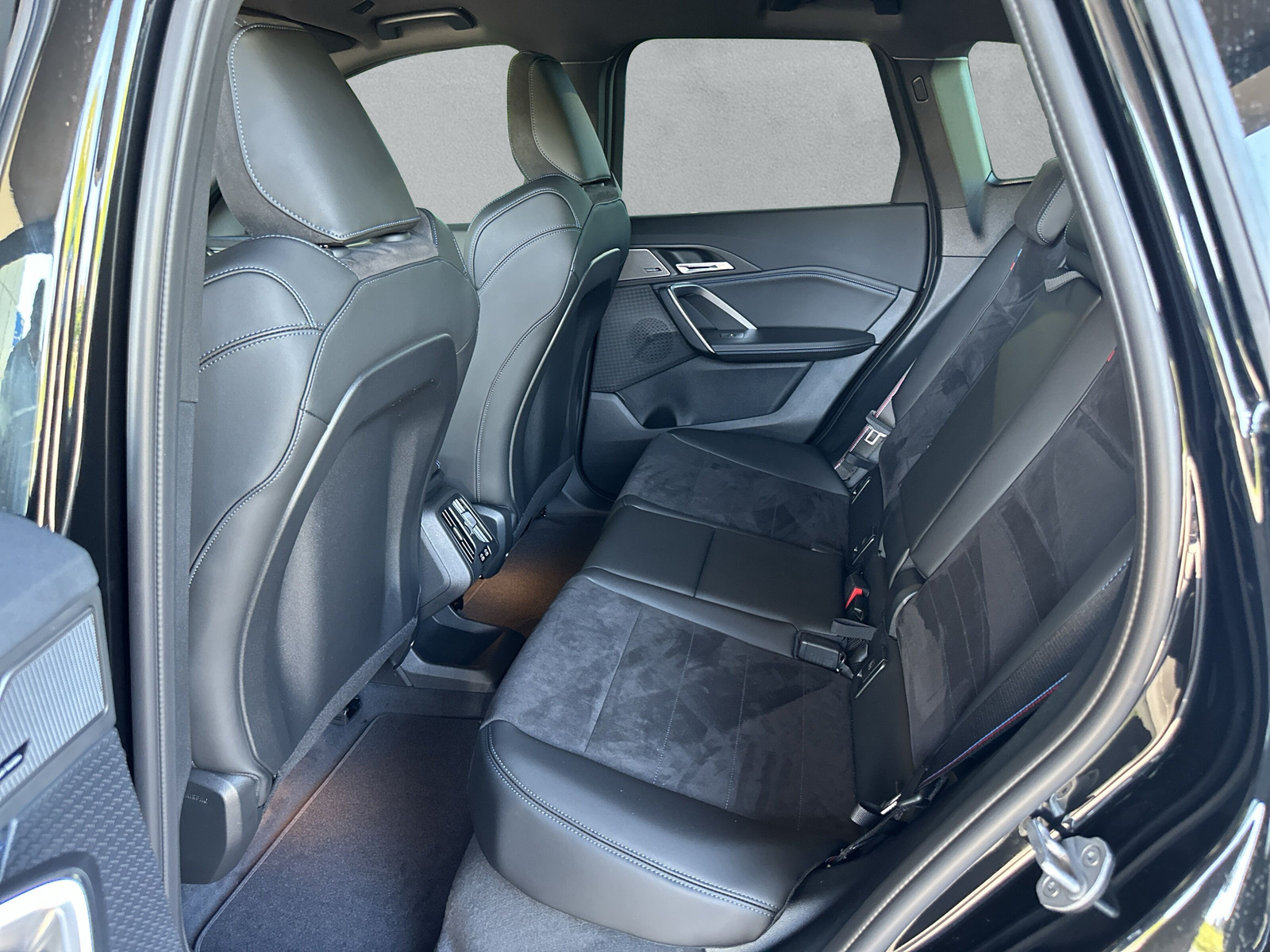 BMW iX1 xDrive 30 M Sport Pro-image-11