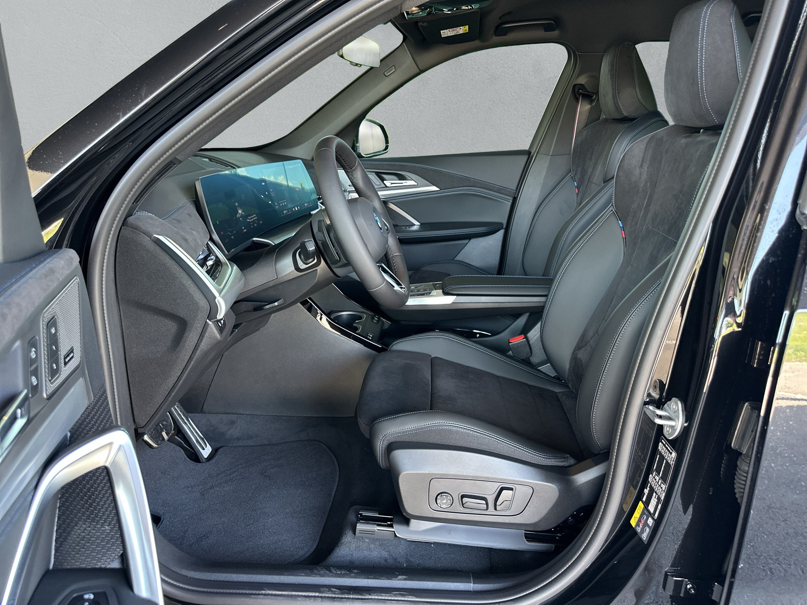 BMW iX1 xDrive 30 M Sport Pro-image-10