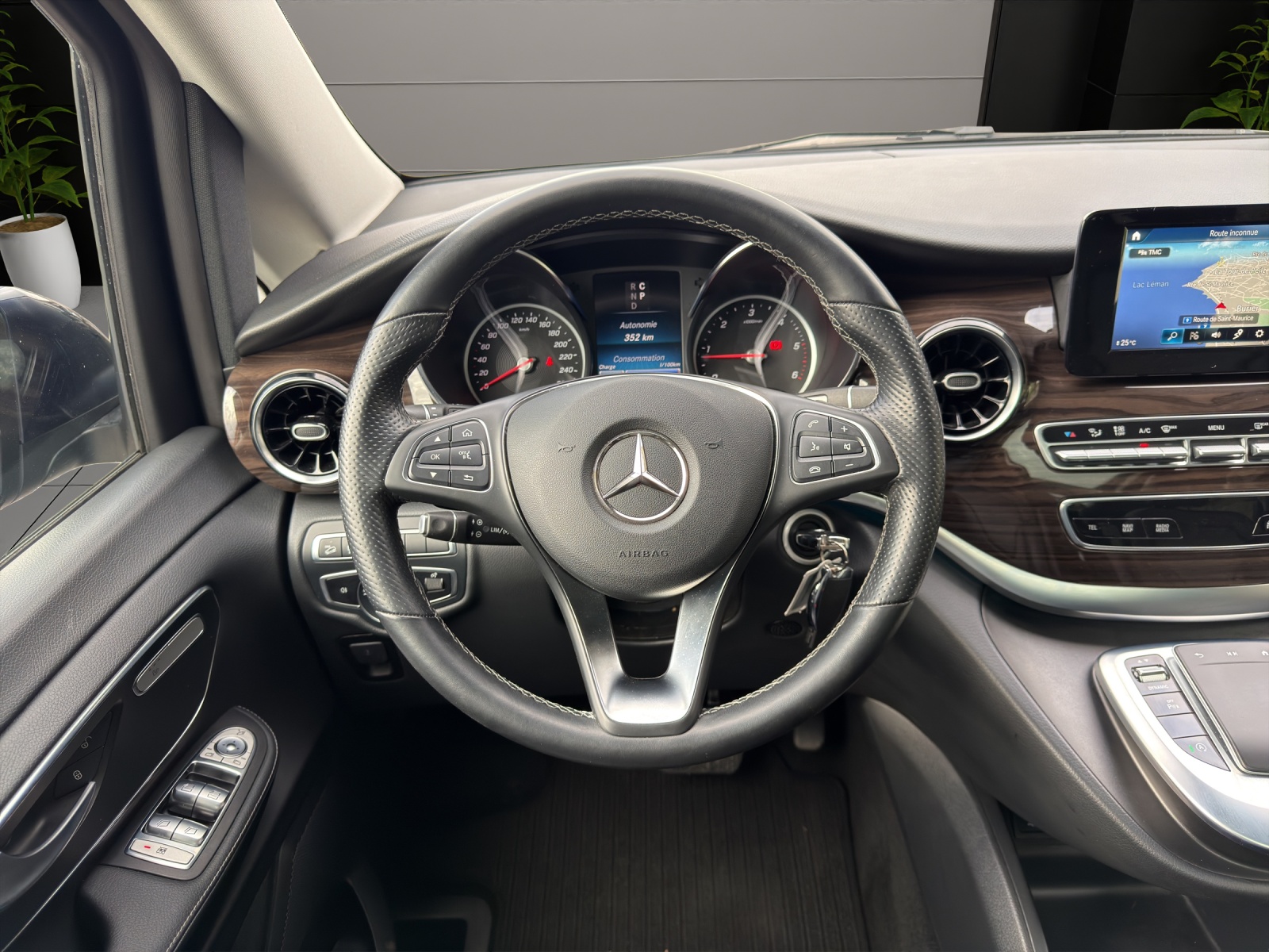 MERCEDES-BENZ V 220 d Exclusive lang 4Matic 9G-Tronic-image-8