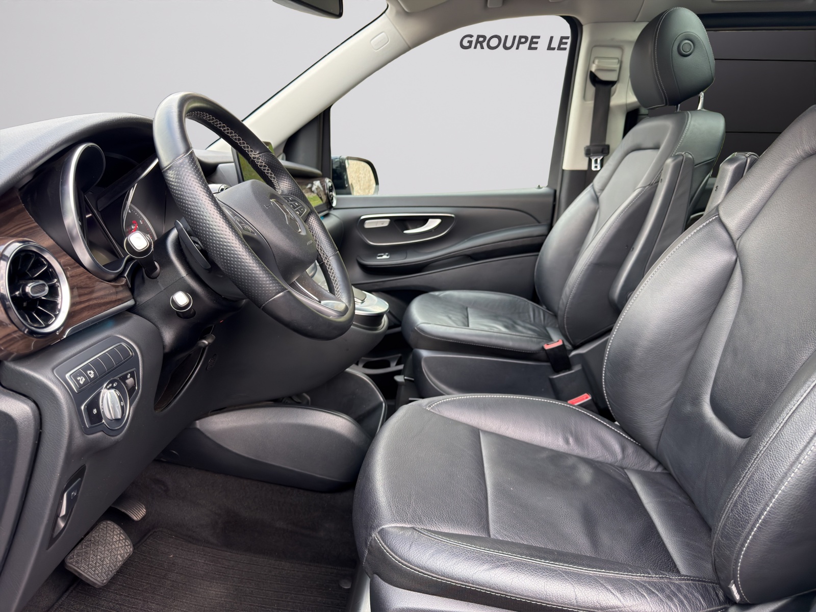 MERCEDES-BENZ V 220 d Exclusive lang 4Matic 9G-Tronic-image-6