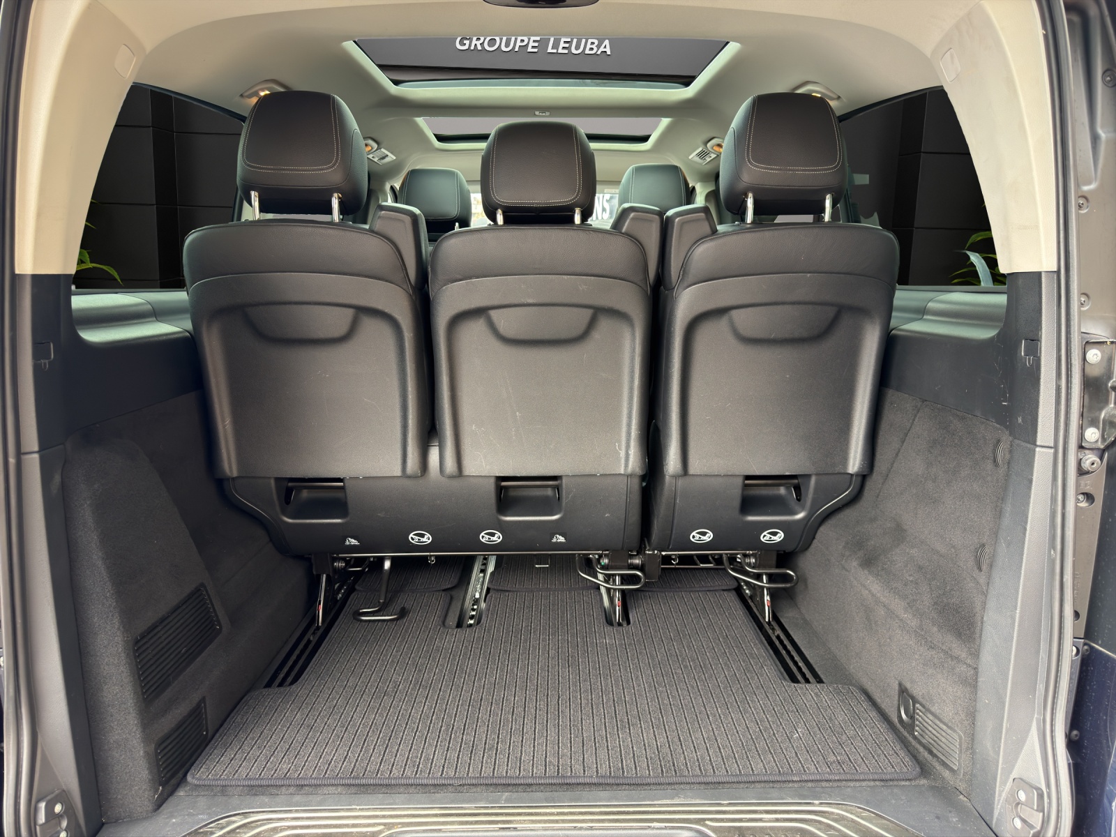 MERCEDES-BENZ V 220 d Exclusive lang 4Matic 9G-Tronic-image-14