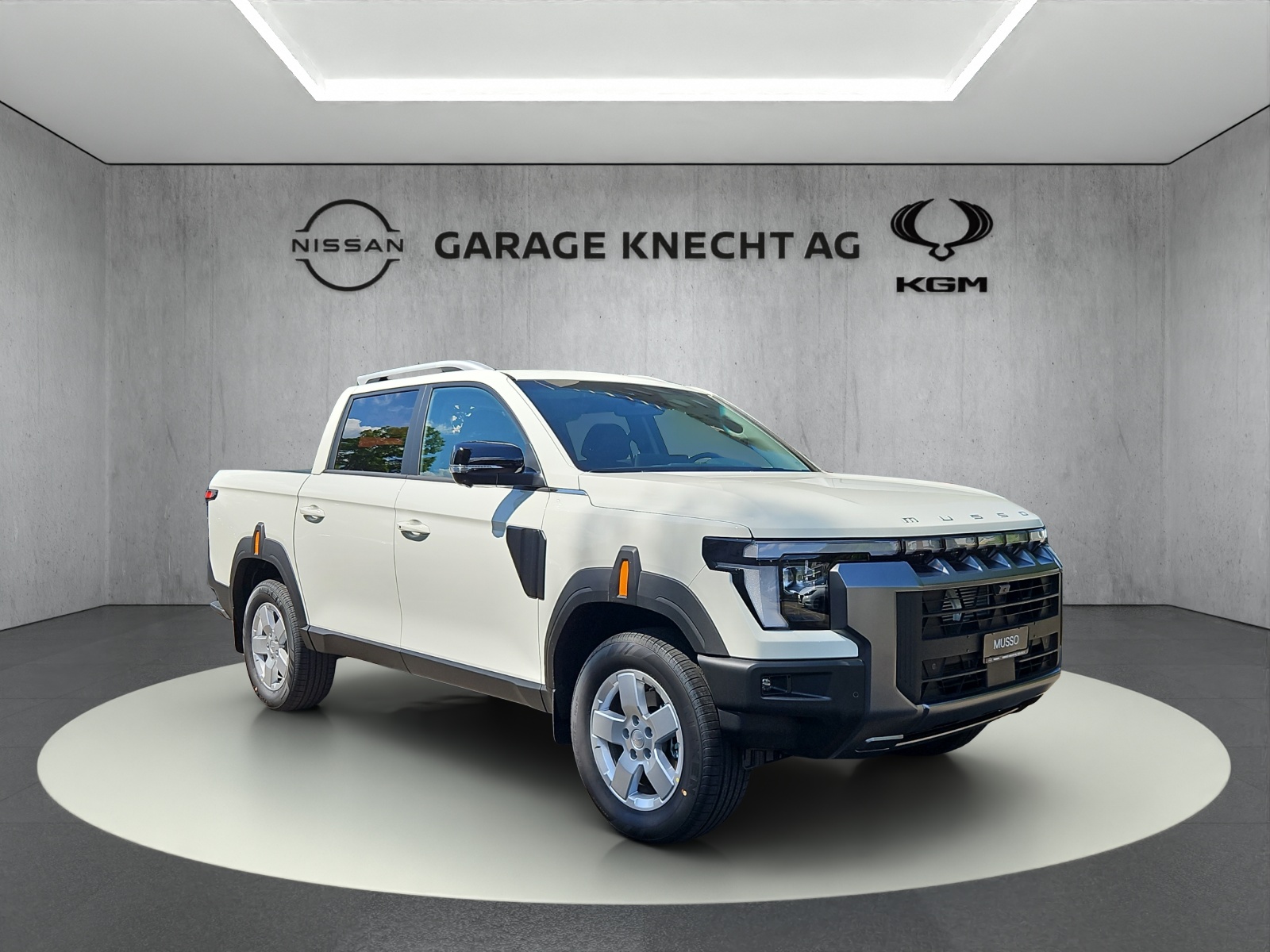 KGM-SsangYong Musso 2.2 e-XDI Titanium-showroom-element-1