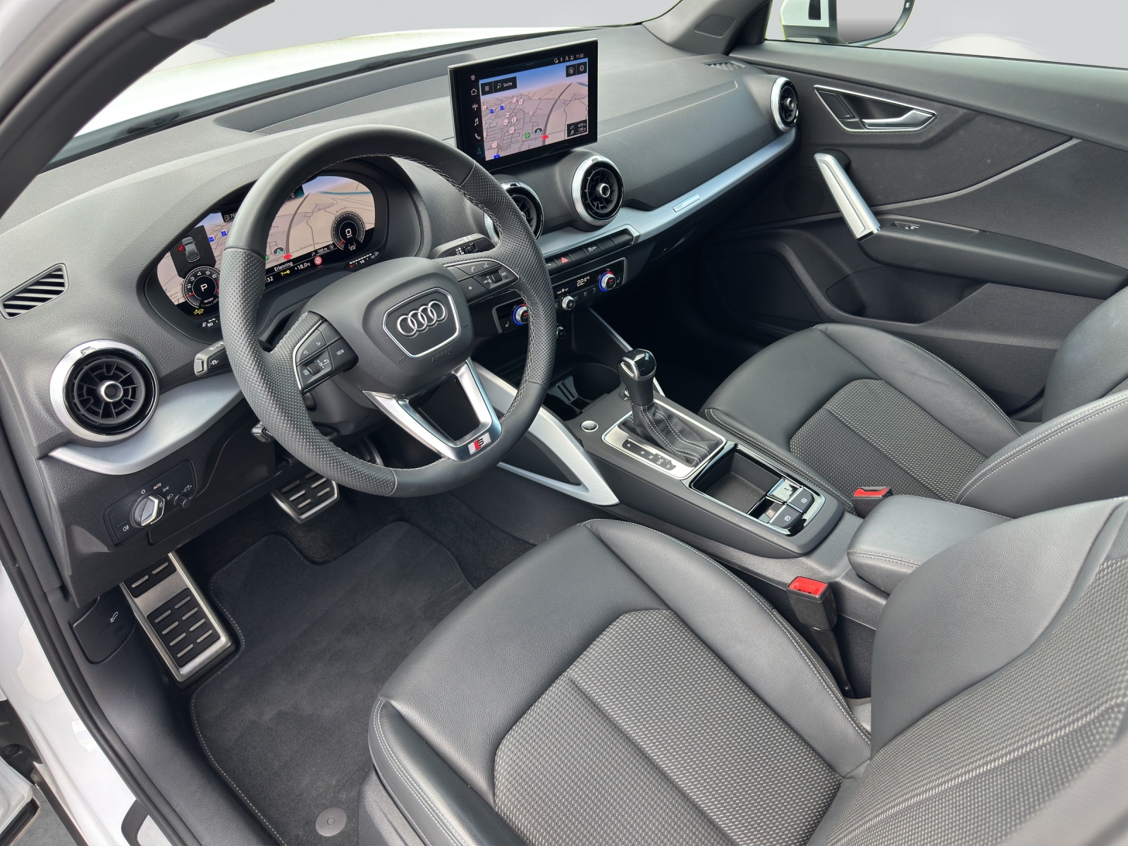AUDI Q2 35 TFSI advanced S-tronic-image-4