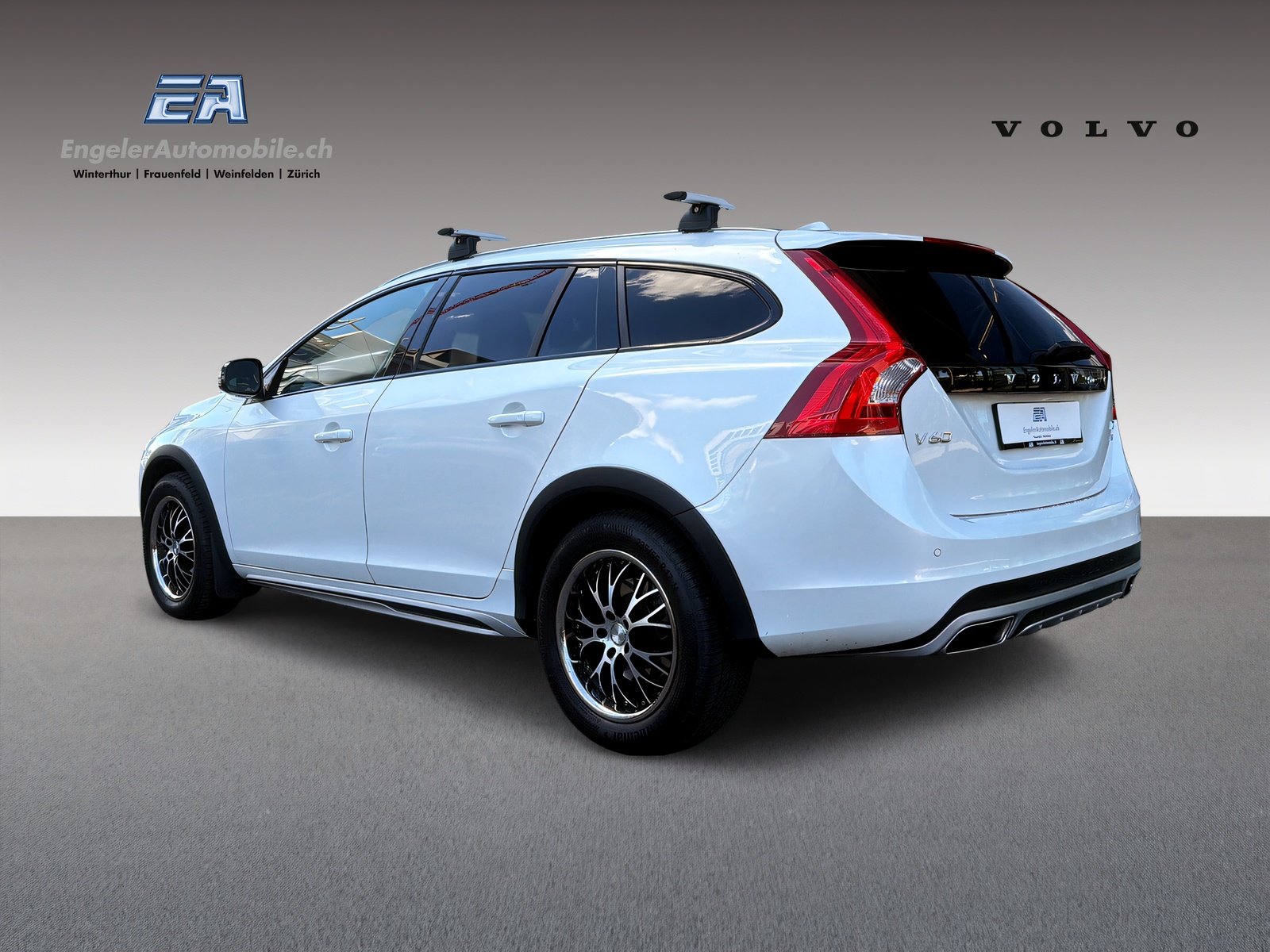 VOLVO V60 Cross Country 2.4 D4 Momentum AWD S/S-showroom-element-3