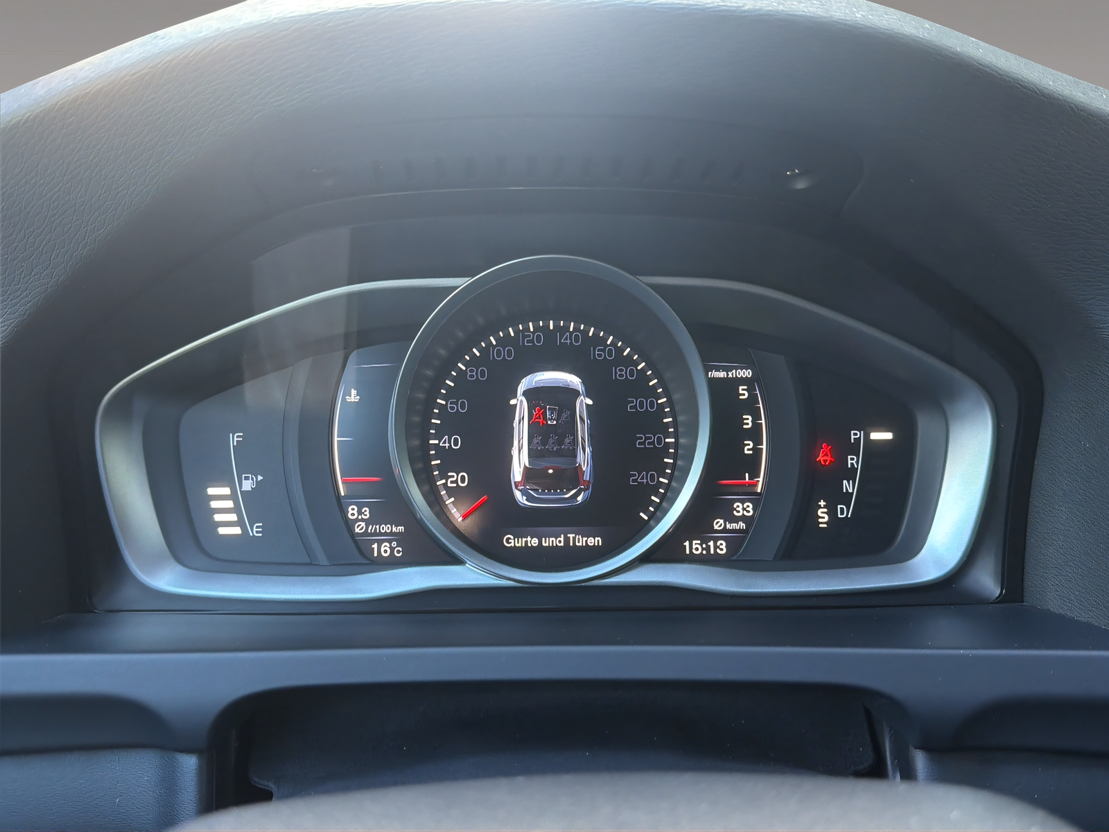 VOLVO V60 Cross Country 2.4 D4 Momentum AWD S/S-image-9