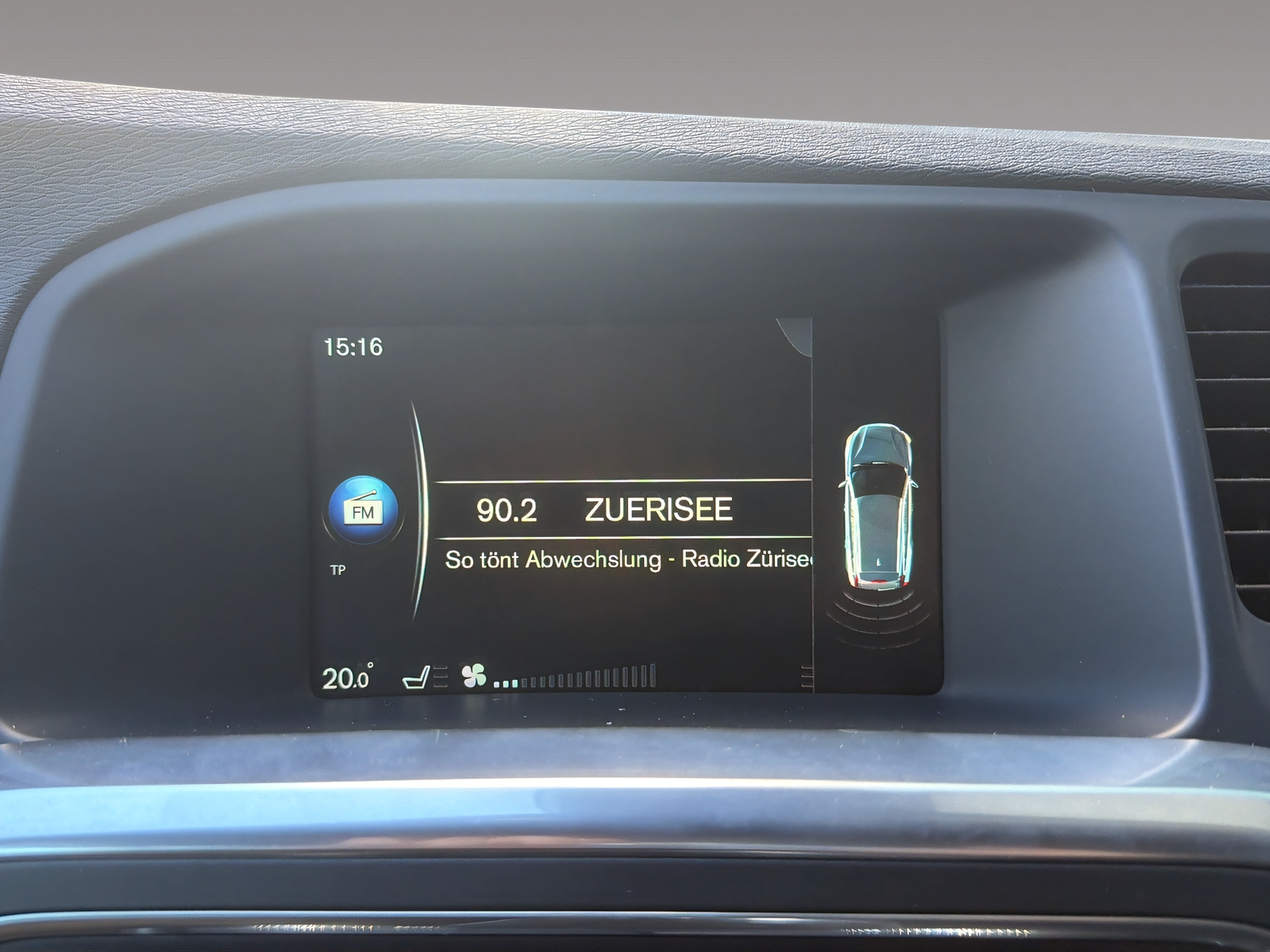 VOLVO V60 Cross Country 2.4 D4 Momentum AWD S/S-image-11