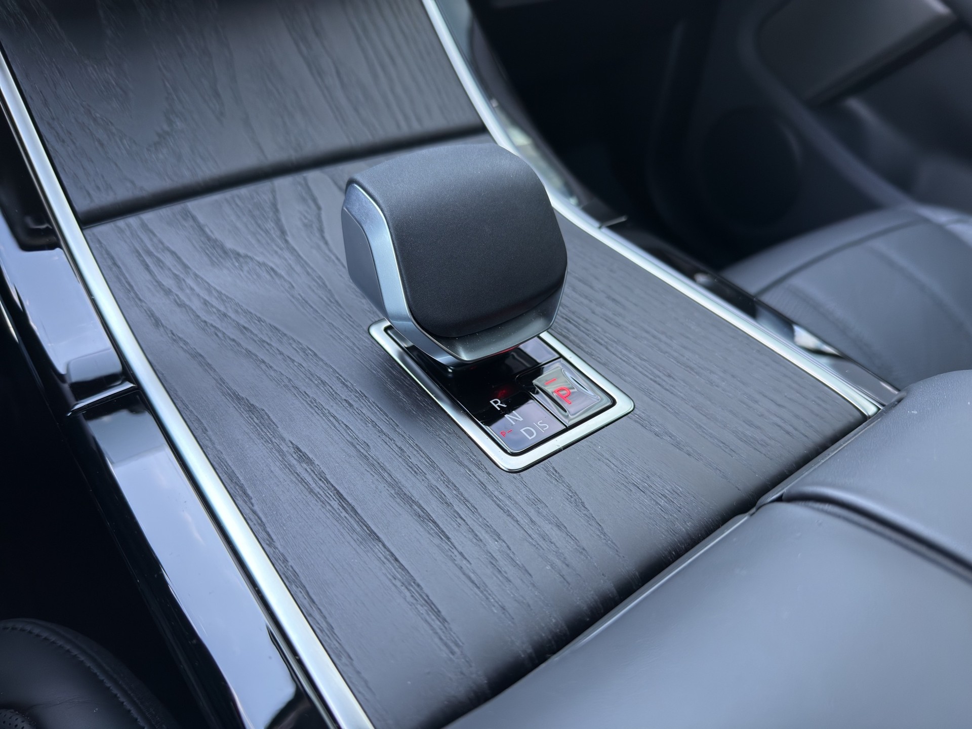 LAND ROVER Range Rover Evoque P 270e Autobiography AT9-image-13