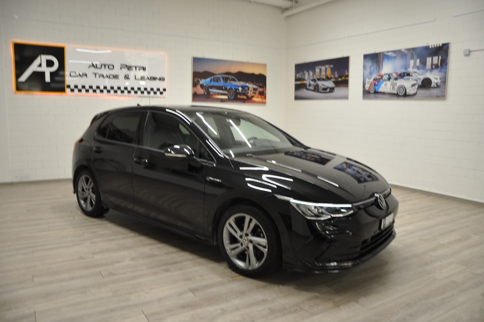 VW Golf Variant 1.5 eTSI mHEV R-Line-image-5