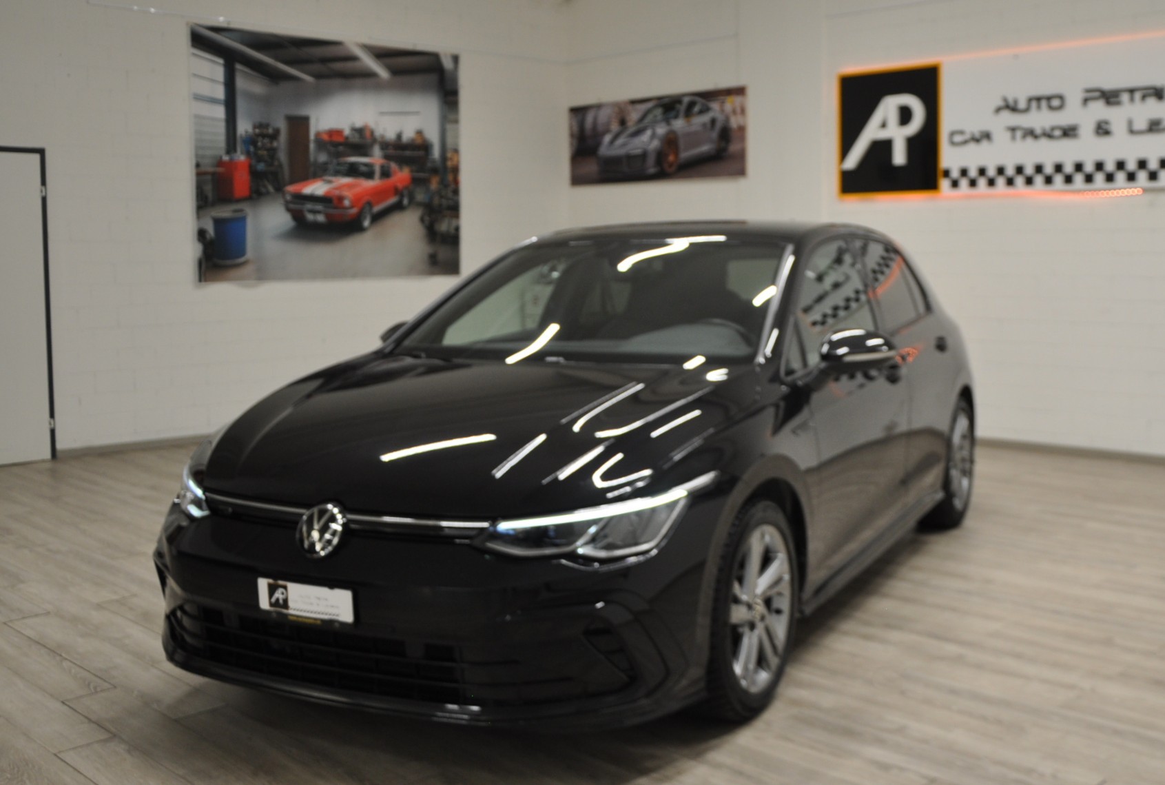 VW Golf Variant 1.5 eTSI mHEV R-Line-showroom-element-1