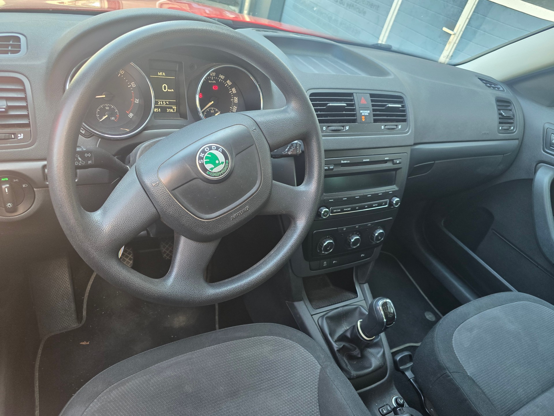 SKODA Yeti 1.8 TSI Experience 4x4-image-9