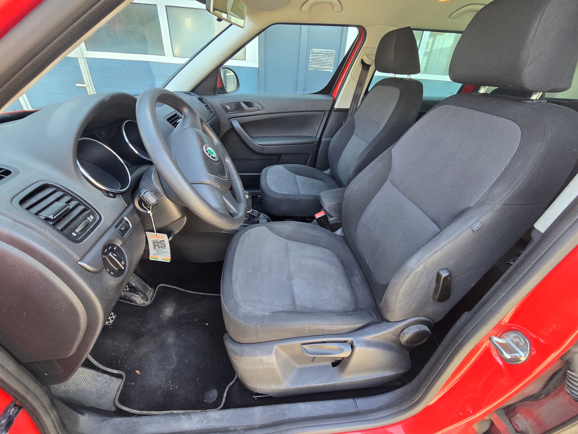 SKODA Yeti 1.8 TSI Experience 4x4-image-8