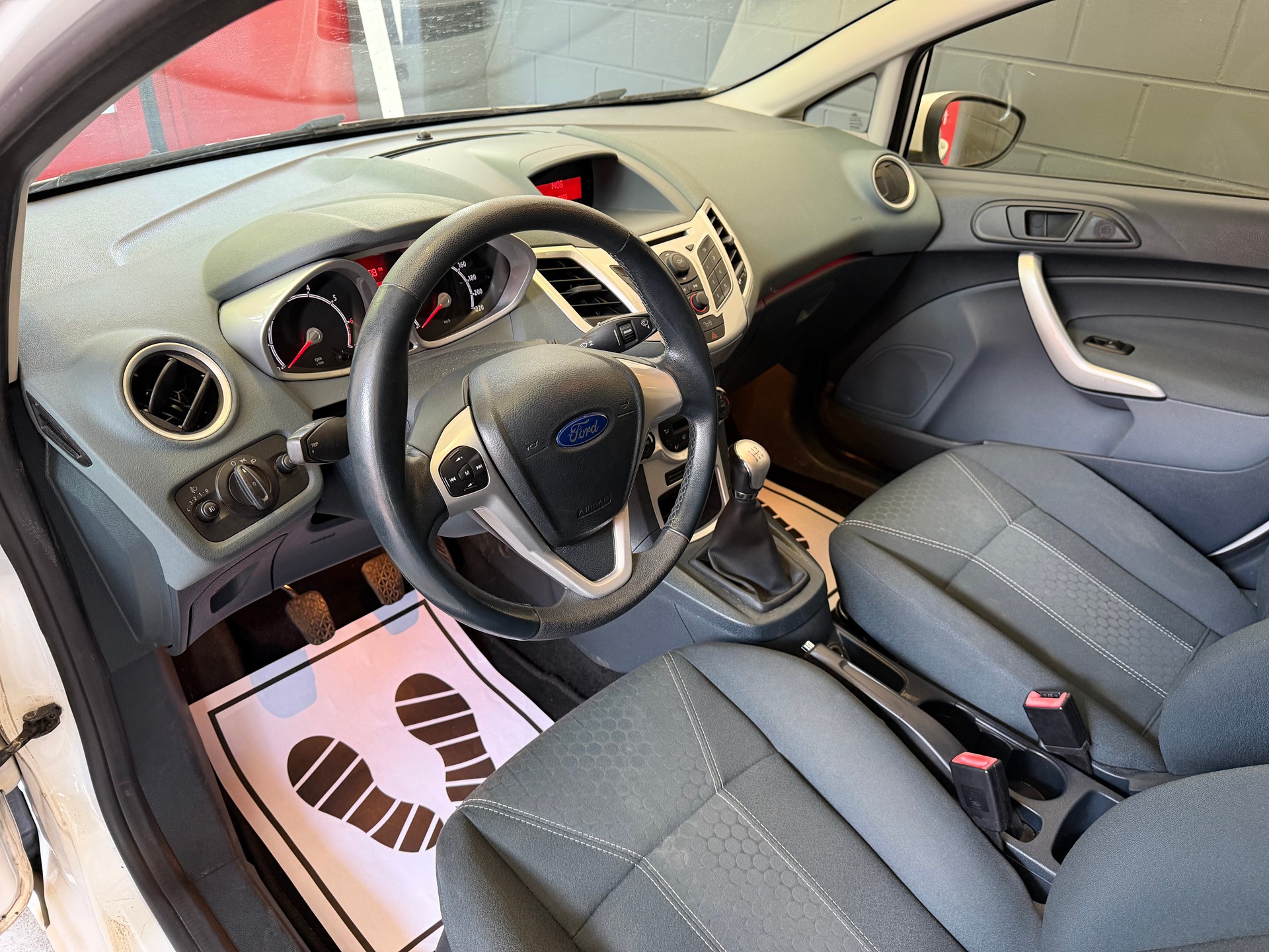 FORD Fiesta 1.4 16V Colourline //NEU AB MFK!-image-10