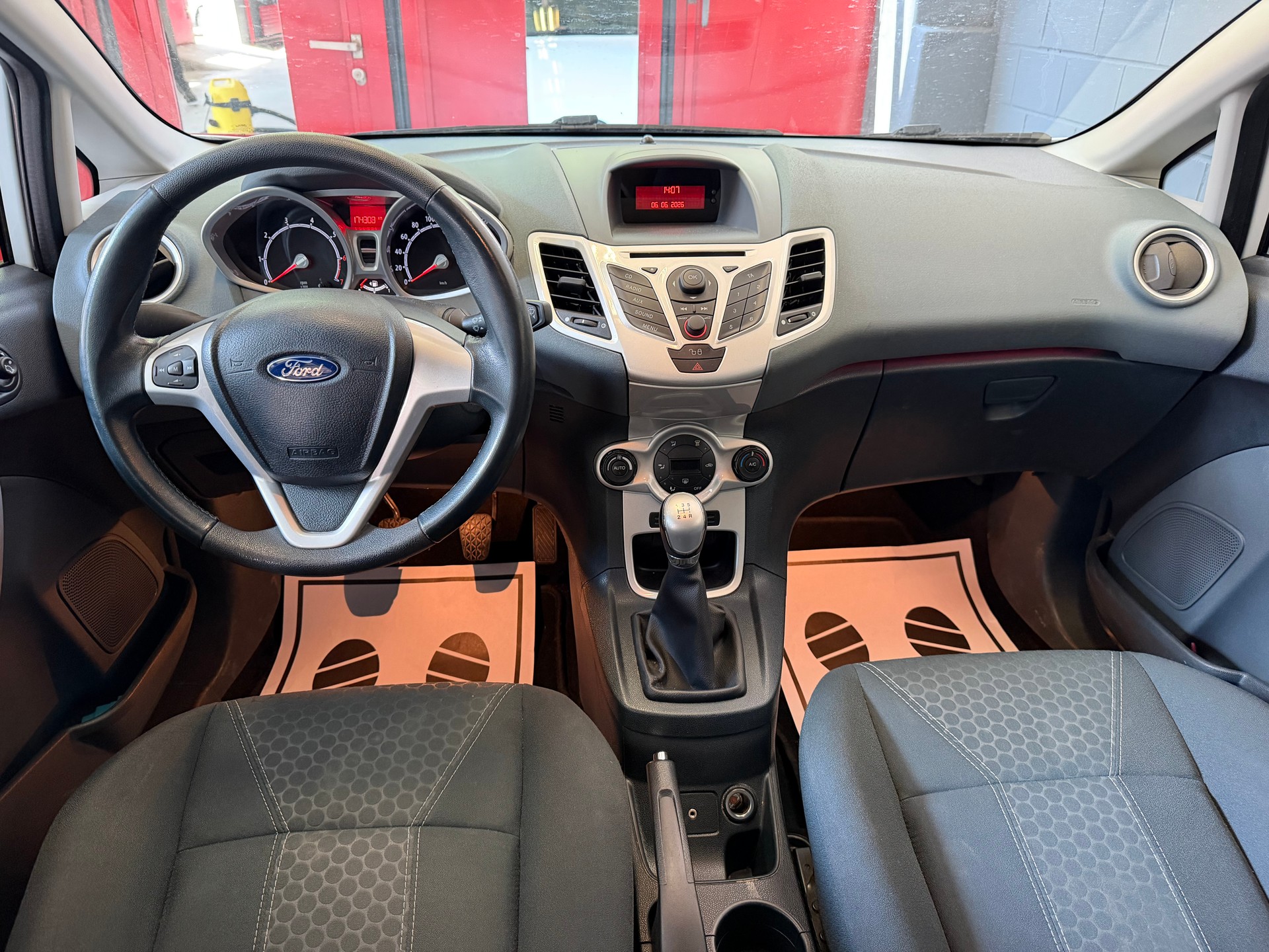 FORD Fiesta 1.4 16V Colourline //NEU AB MFK!-image-11