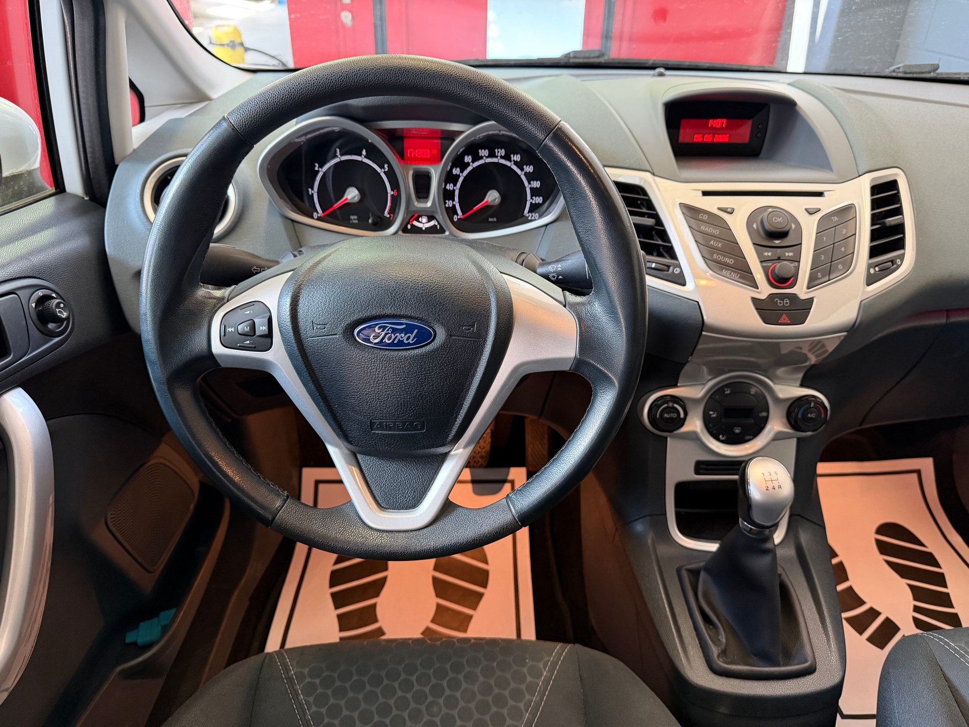 FORD Fiesta 1.4 16V Colourline //NEU AB MFK!-image-12