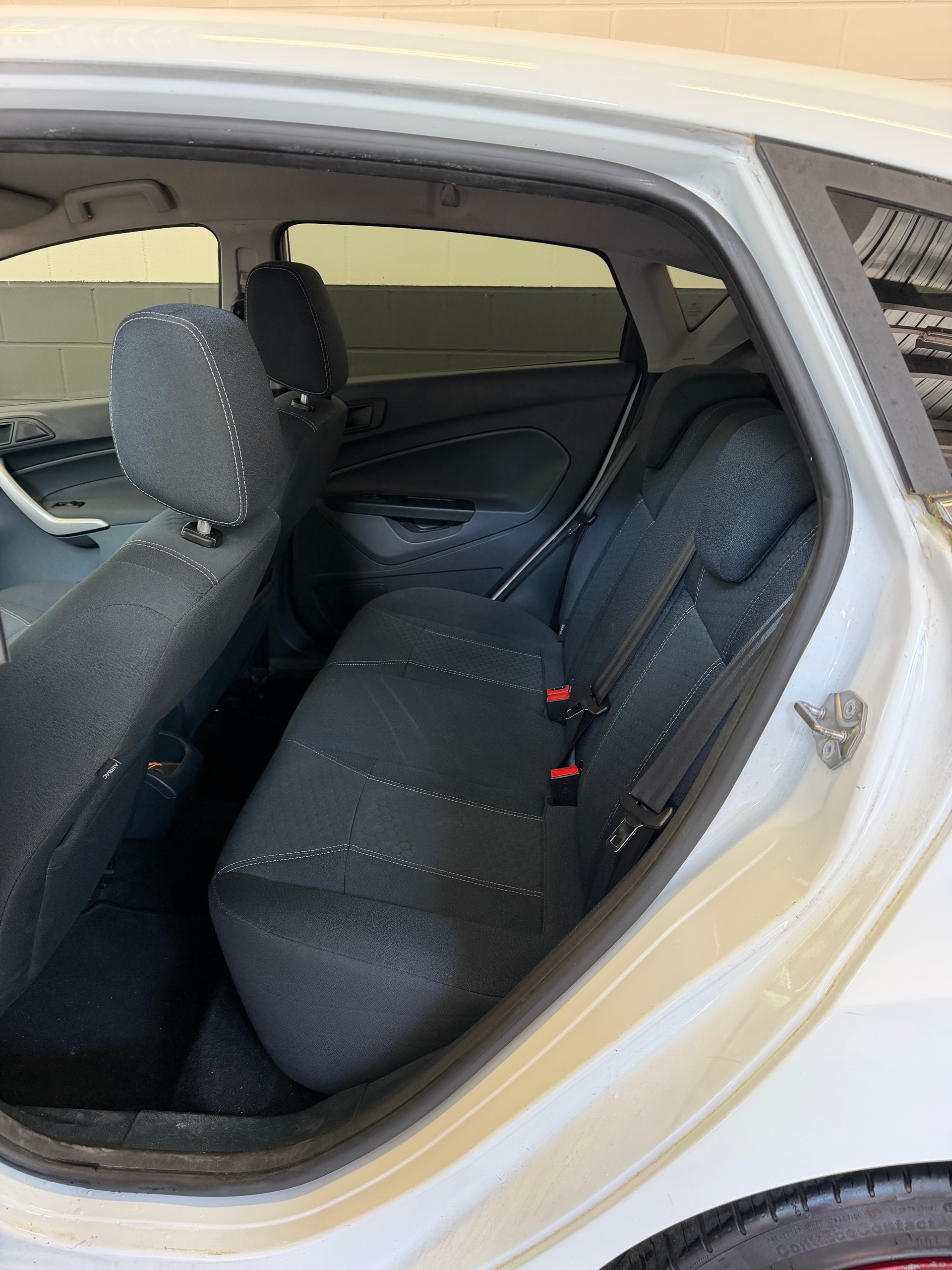 FORD Fiesta 1.4 16V Colourline //NEU AB MFK!-image-15