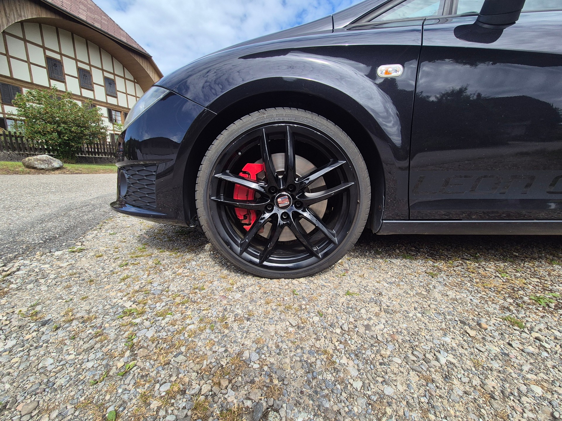 SEAT Leon 2.0 TSI Cupra R310-image-6