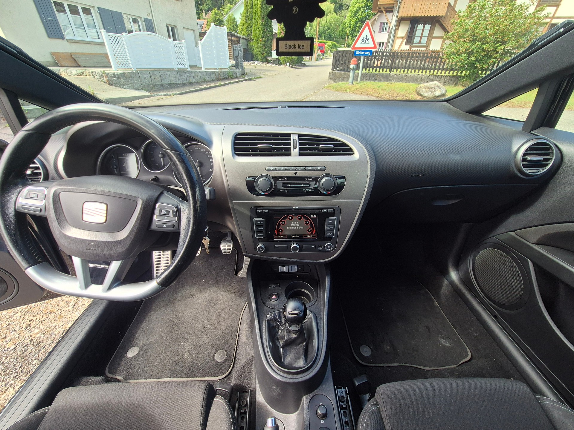 SEAT Leon 2.0 TSI Cupra R310-image-11