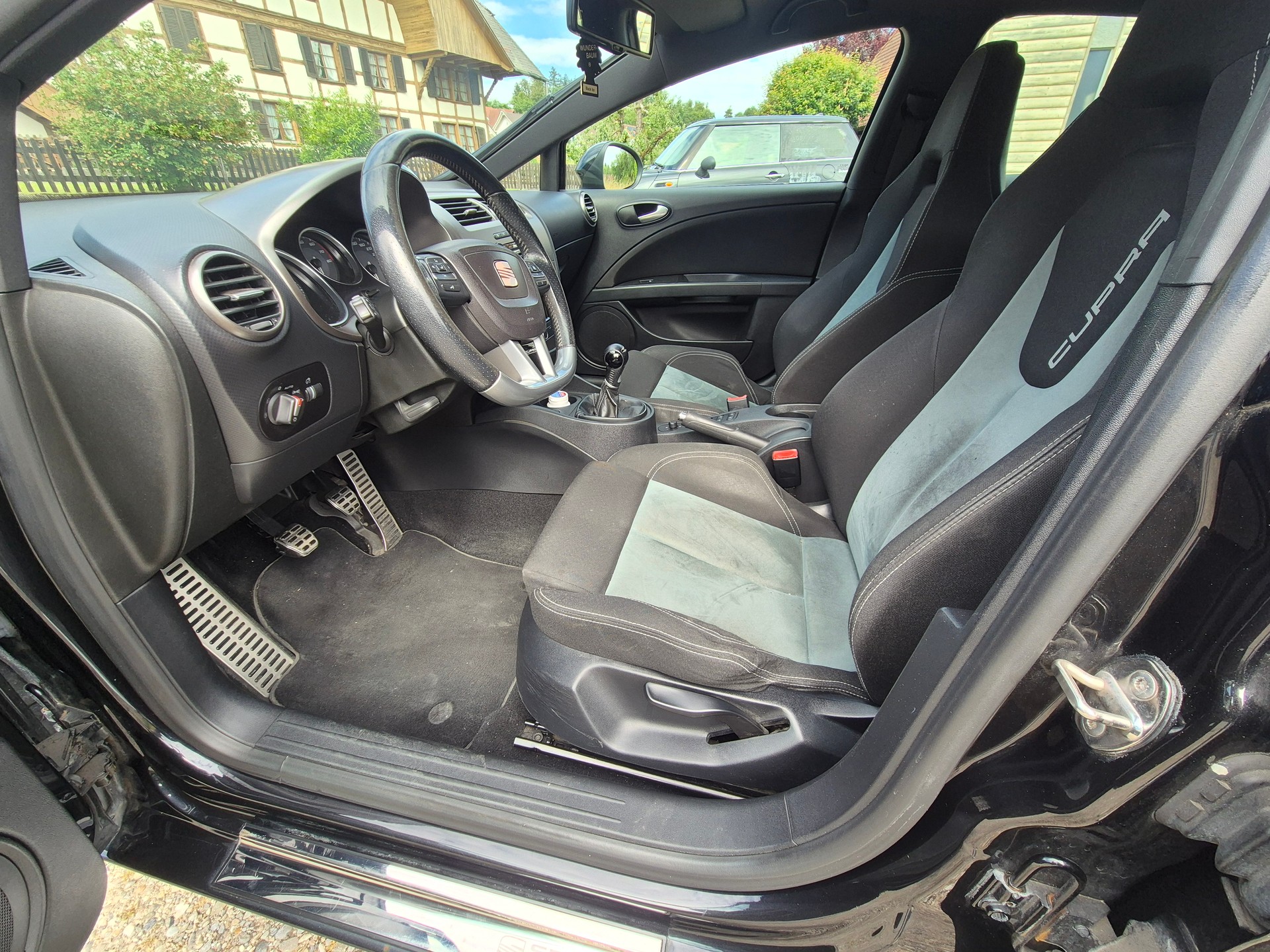 SEAT Leon 2.0 TSI Cupra R310-image-9
