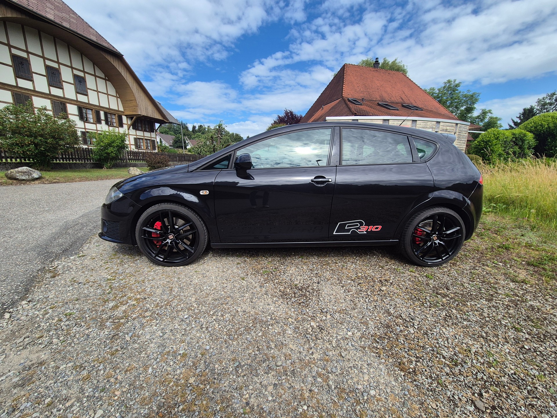 SEAT Leon 2.0 TSI Cupra R310-image-2