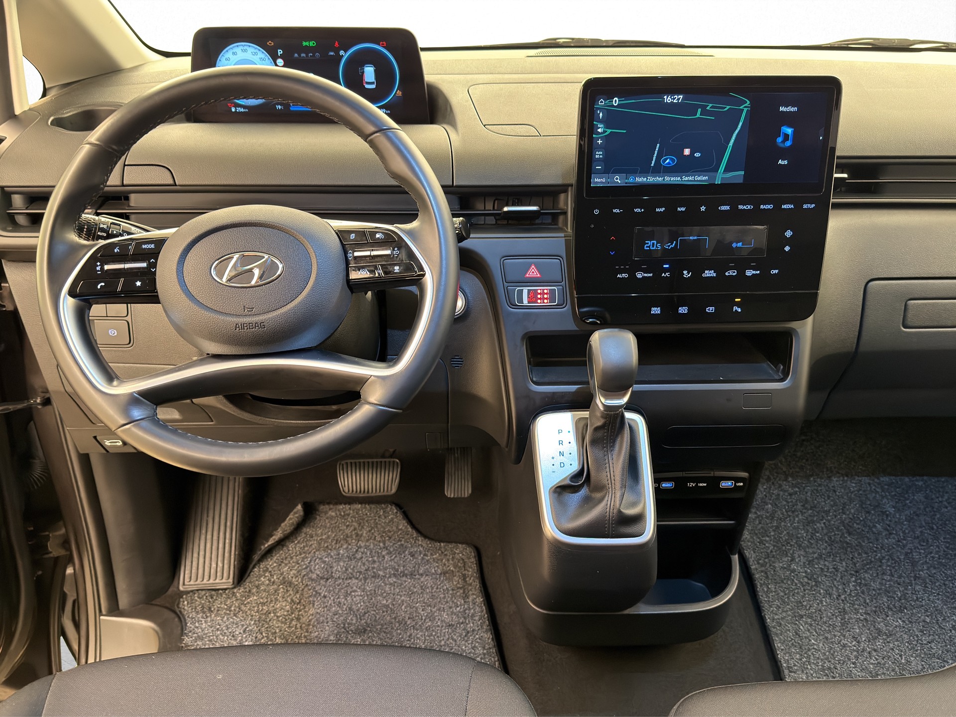 HYUNDAI Staria Wagon 2.2 CRDI Amplia 4X4-image-9