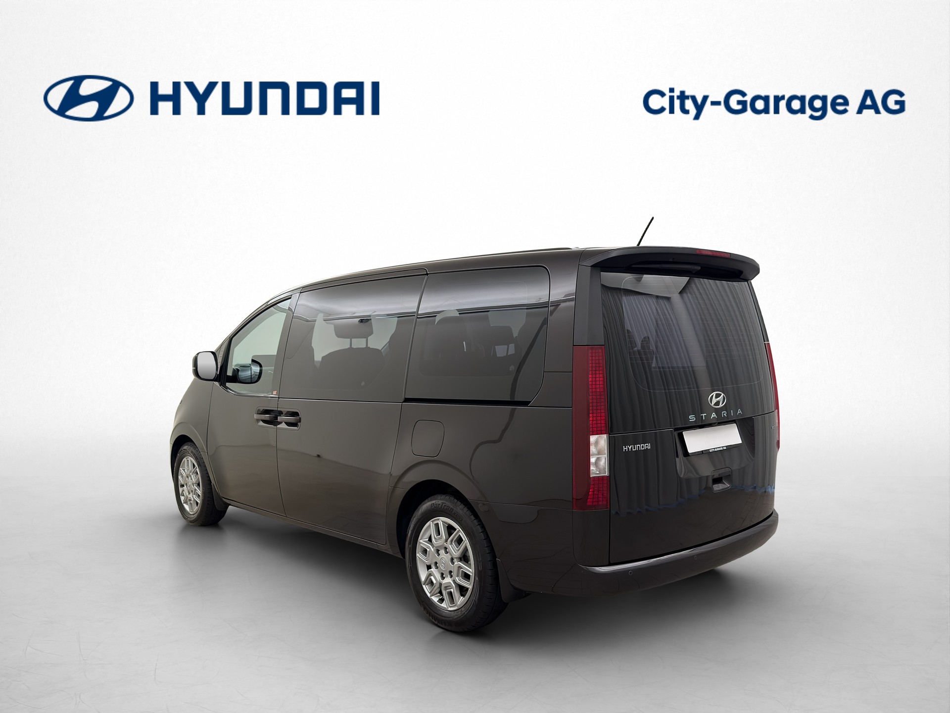 HYUNDAI Staria Wagon 2.2 CRDI Amplia 4X4-image-2