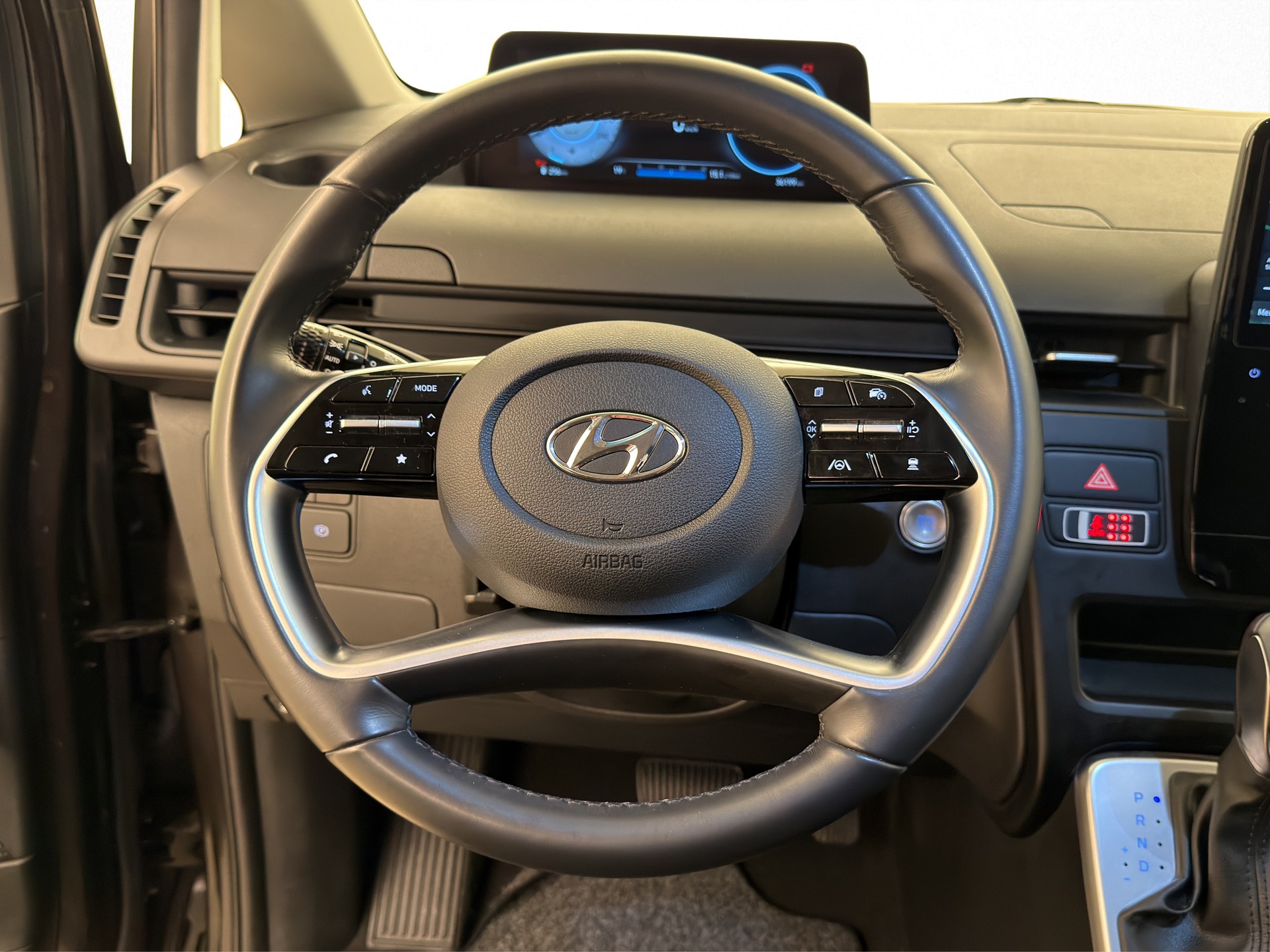 HYUNDAI Staria Wagon 2.2 CRDI Amplia 4X4-image-7