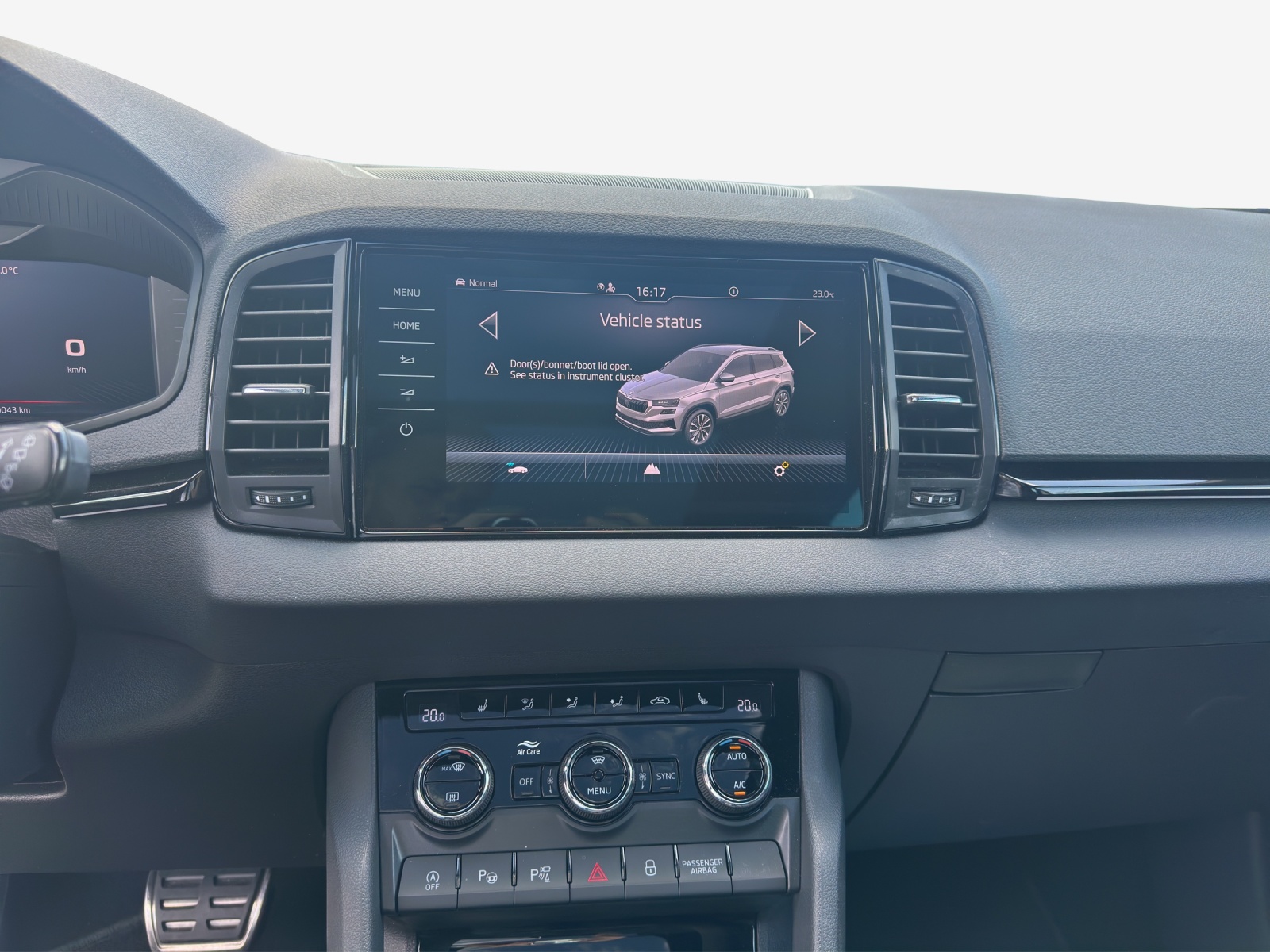 SKODA Karoq 2.0 TSI SportLine 4x4 DSG-image-10