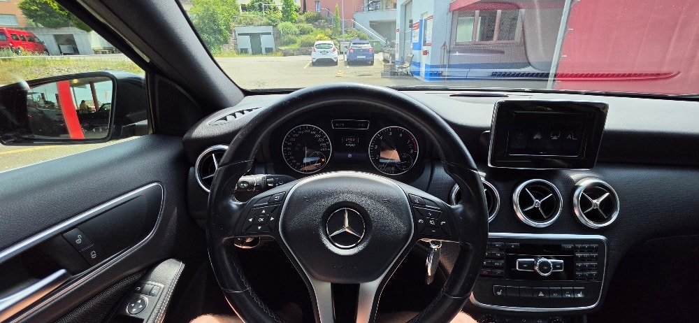 MERCEDES-BENZ A 180 Style-image-21