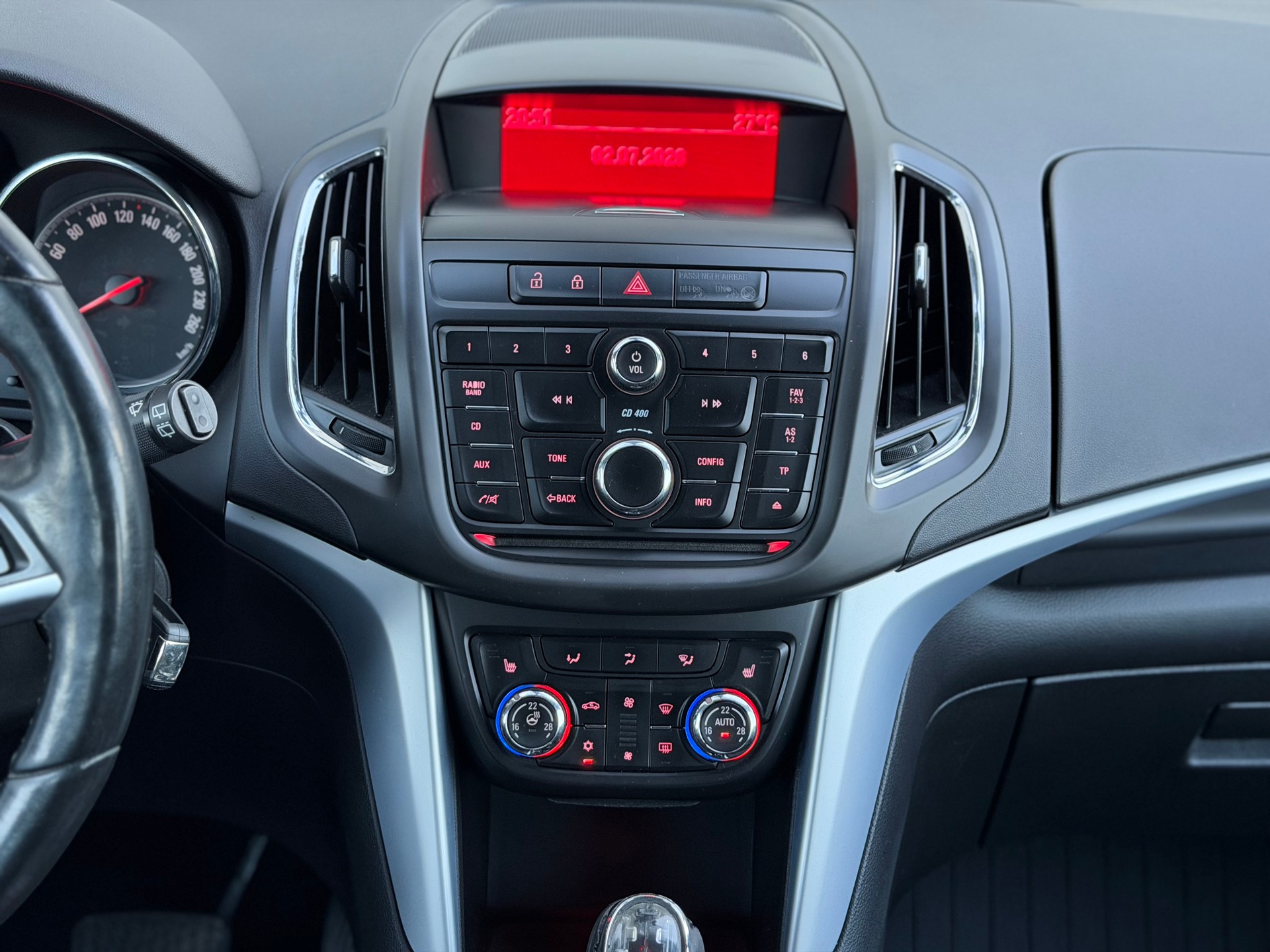 OPEL Zafira Tourer 2.0 CDTi Cosmo Automatic-image-9