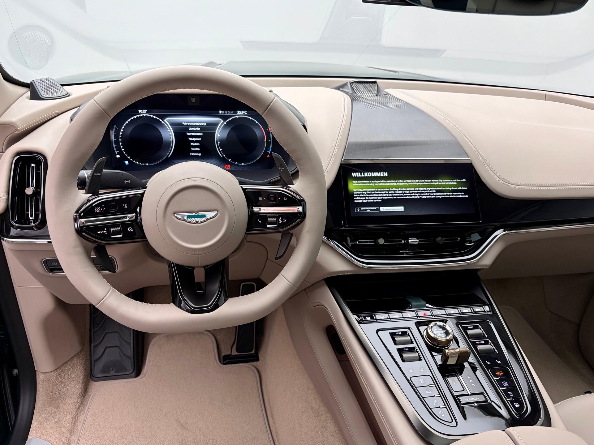 ASTON MARTIN DBX S 4.0 V8 Bi-Turbo (Q - Bronze Styling Pack)-image-4