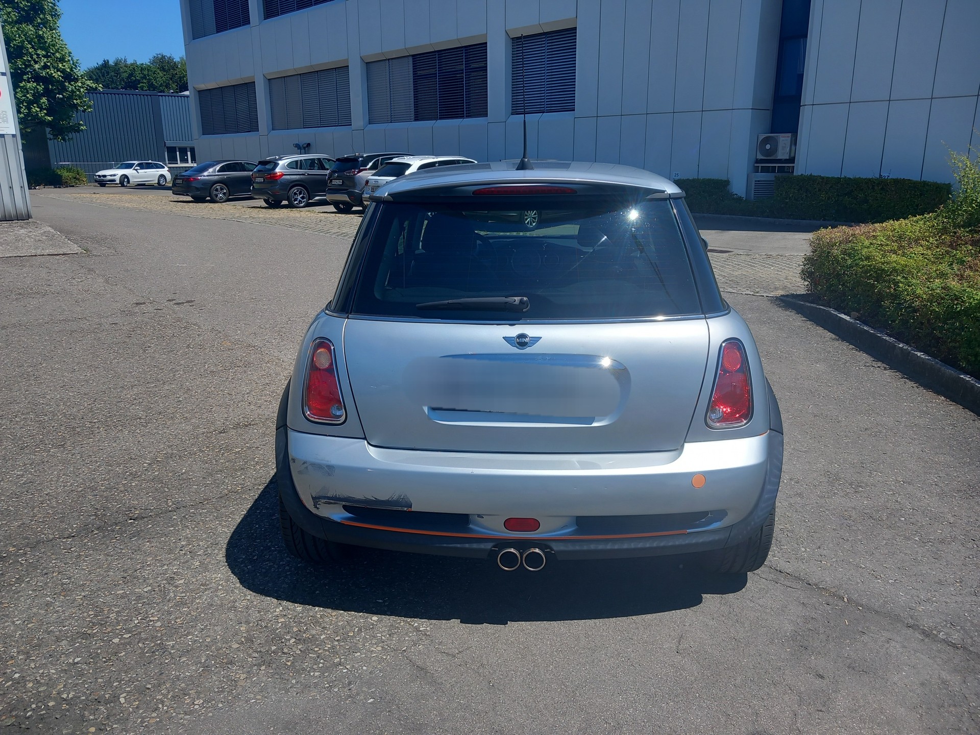 MINI Cooper S-showroom-element-1