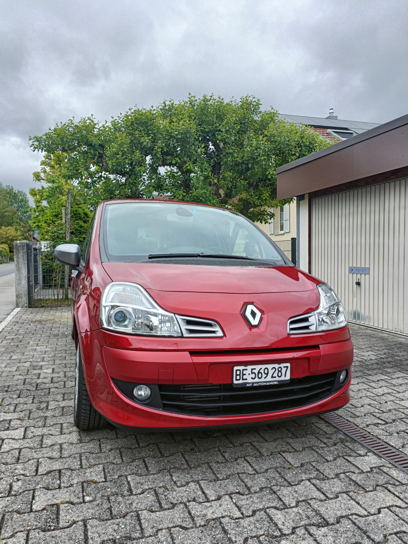 RENAULT 1.2 TCe 100 Night&Day