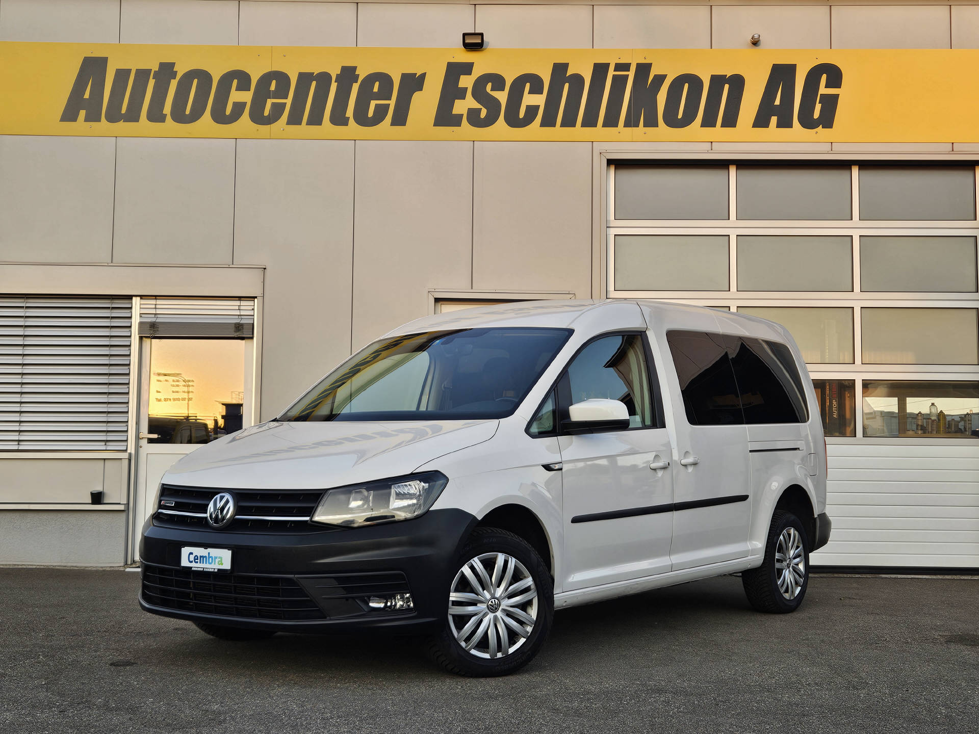 VW Caddy Maxi 2.0 TDI Trendline 4m * 5 Plätzer * Klima * AHK * Navi * Frisch ab MFK *