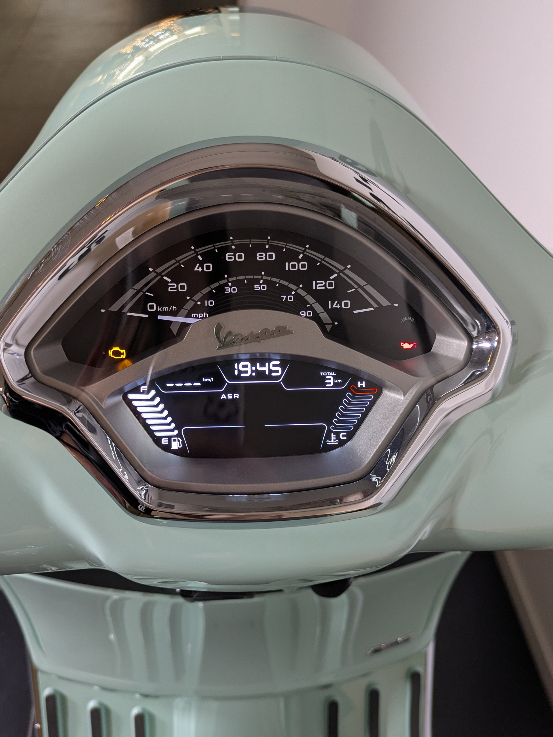 PIAGGIO Vespa GTS 125-image-2
