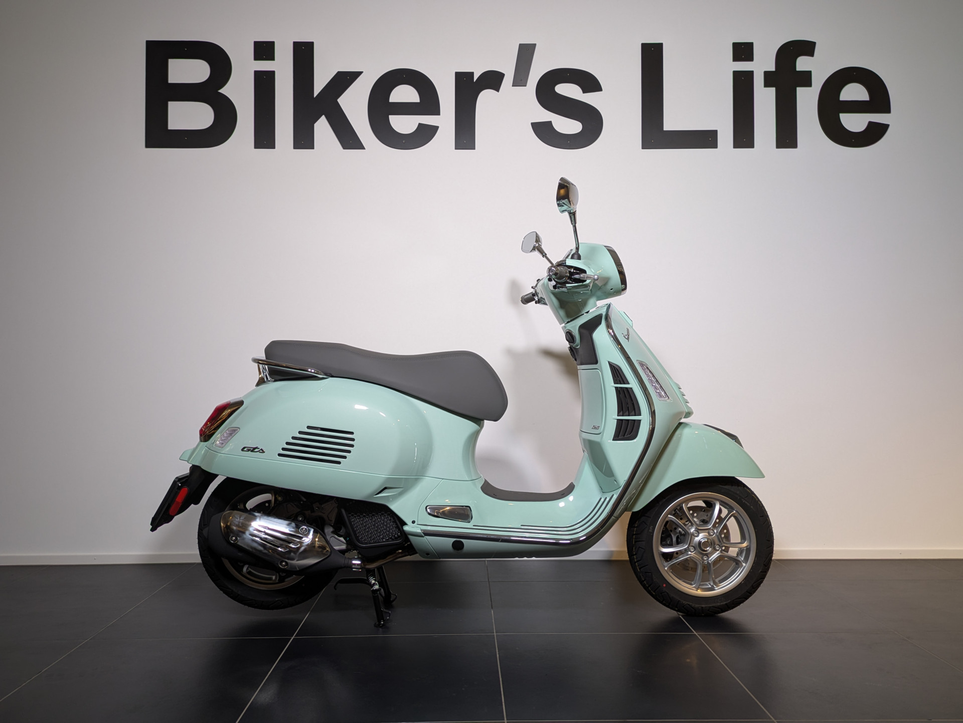 PIAGGIO Vespa GTS 125-image-0