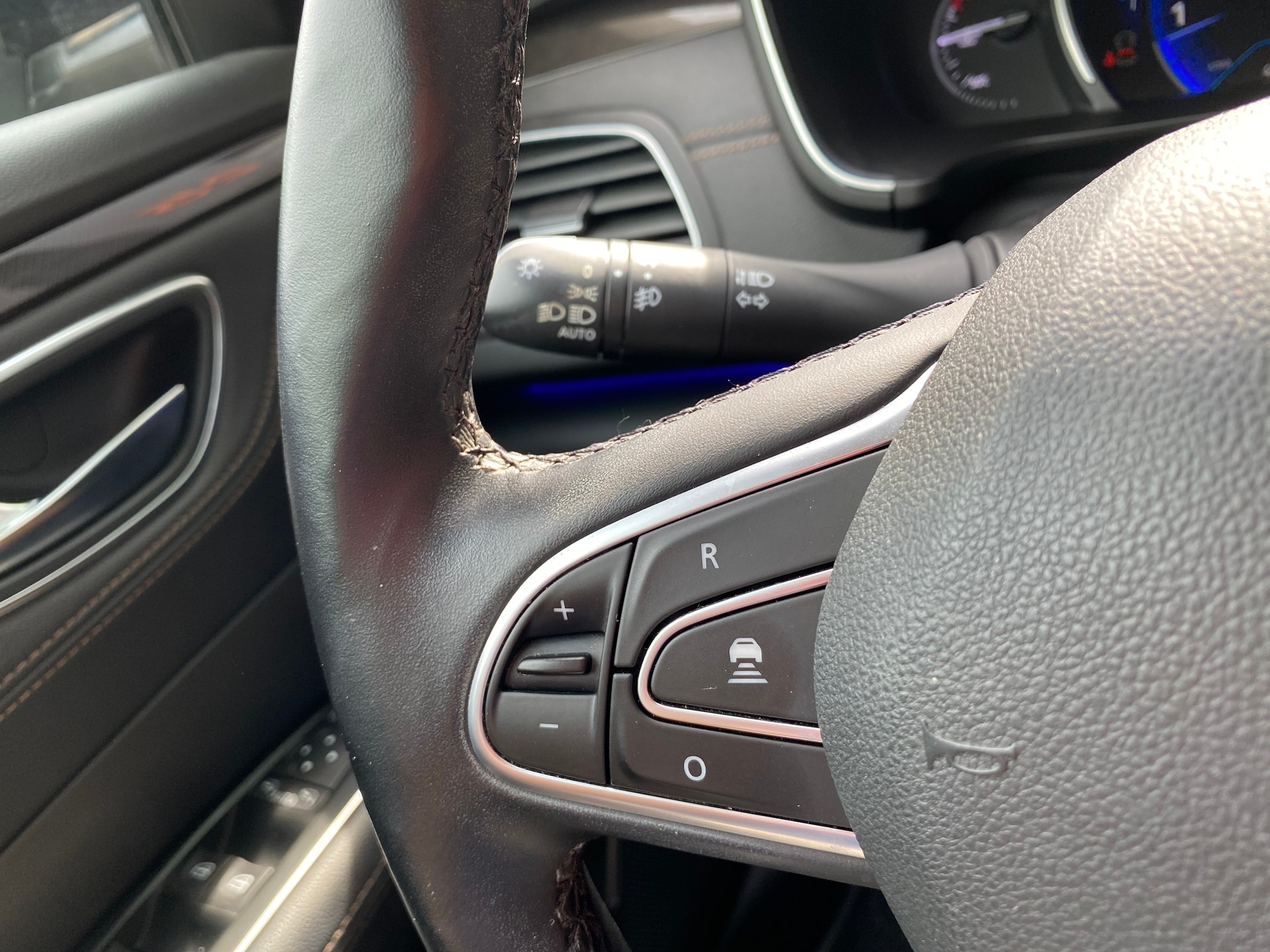 RENAULT Talisman Grandtour 1.6 TCe 90th Anniversary EDC-image-20