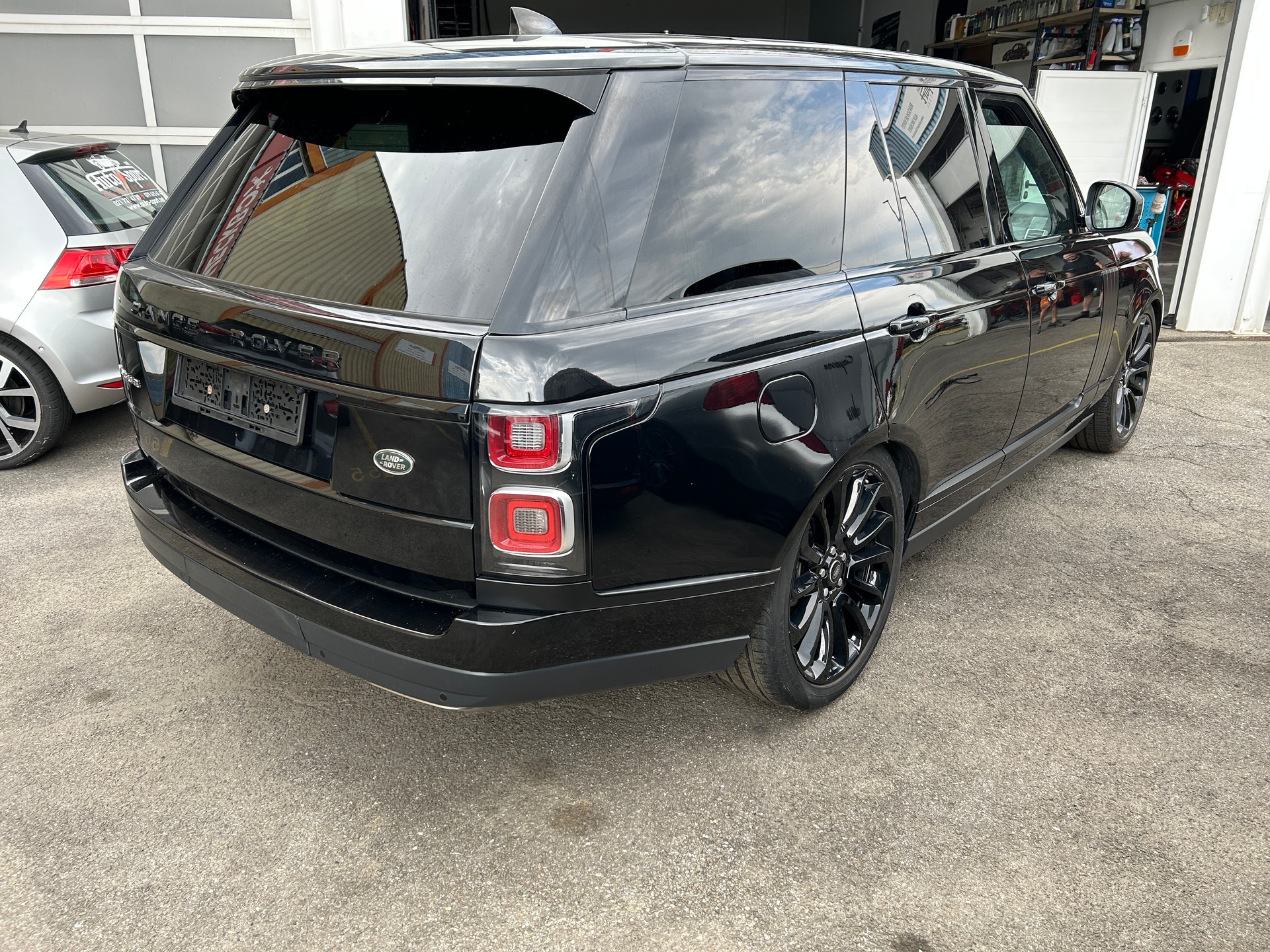 LAND ROVER Range Rover 3.0 SDV6 Vogue Automatic " MOTEUR BLOQUER " VENDU DANS L'ETAT Tél : 079 611 65 33-showroom-element-3