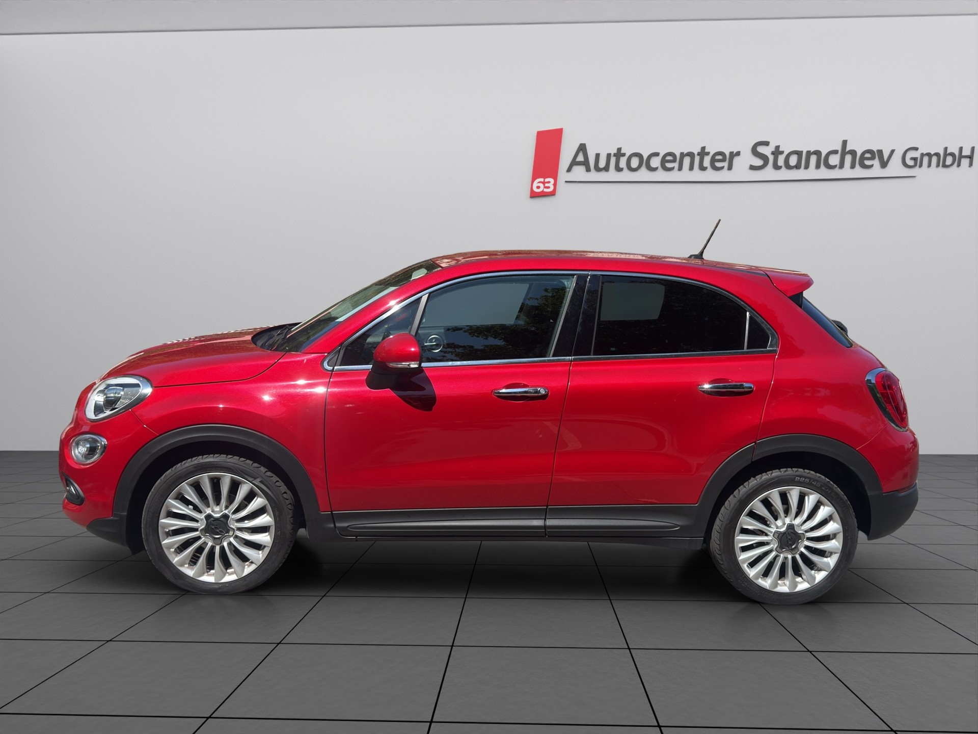 FIAT 500X 1.6 MJ Lounge-showroom-element-2