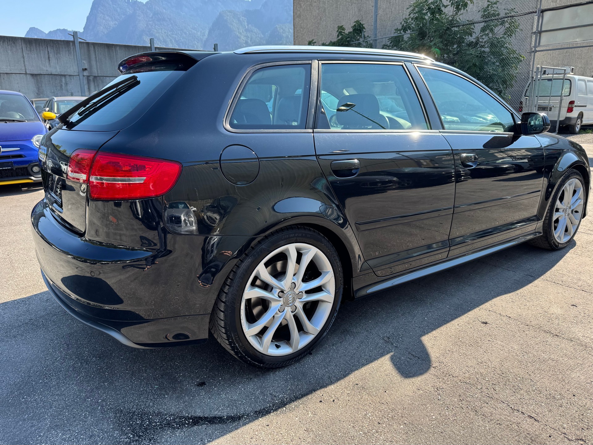 AUDI S3 Sportback 2.0 TFSI quattro S-tronic-image-3