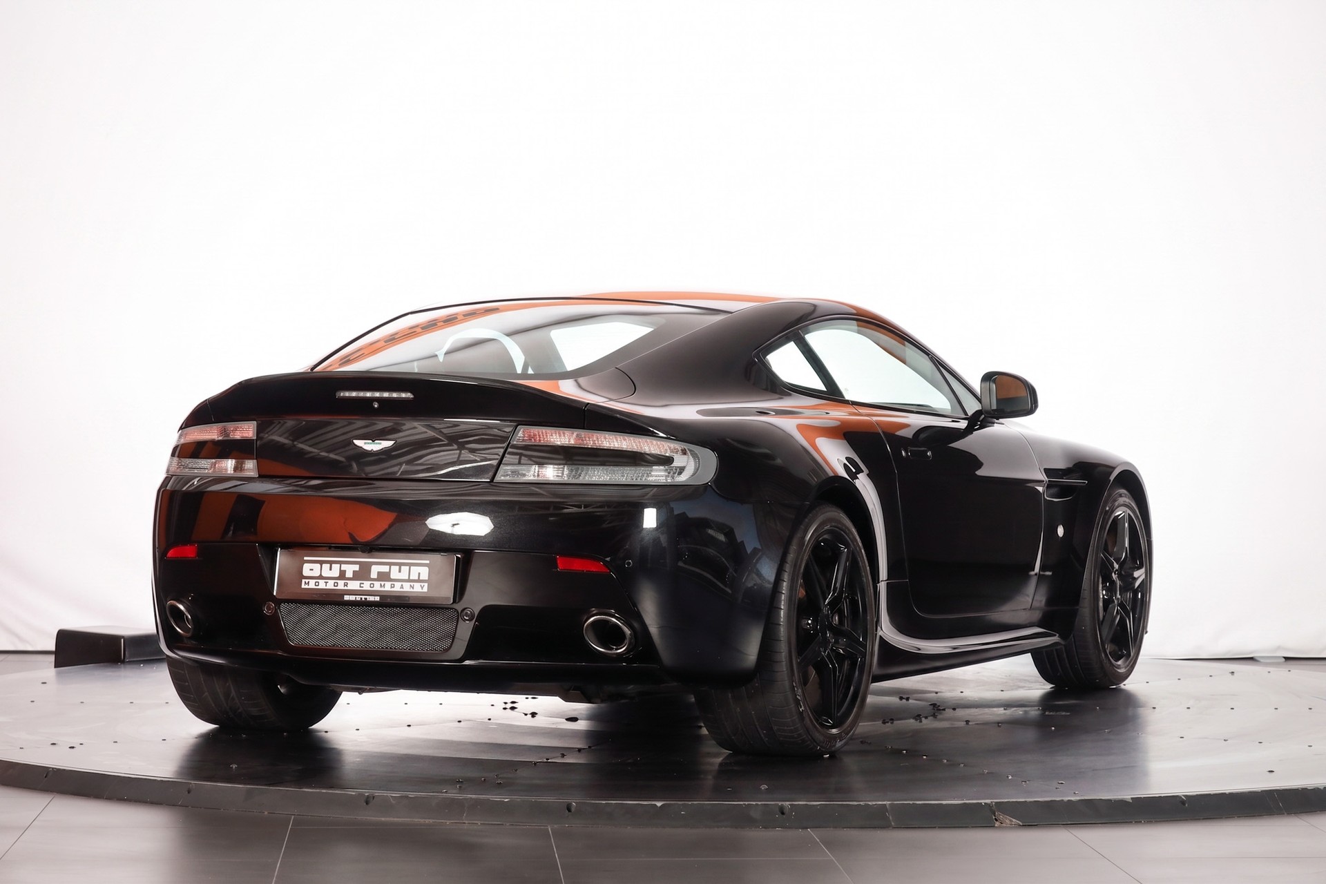 ASTON MARTIN V8 Vantage 4.7 Sportshift-image-4
