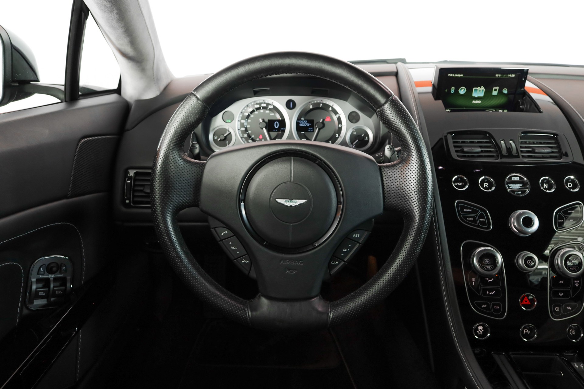 ASTON MARTIN V8 Vantage 4.7 Sportshift-image-12