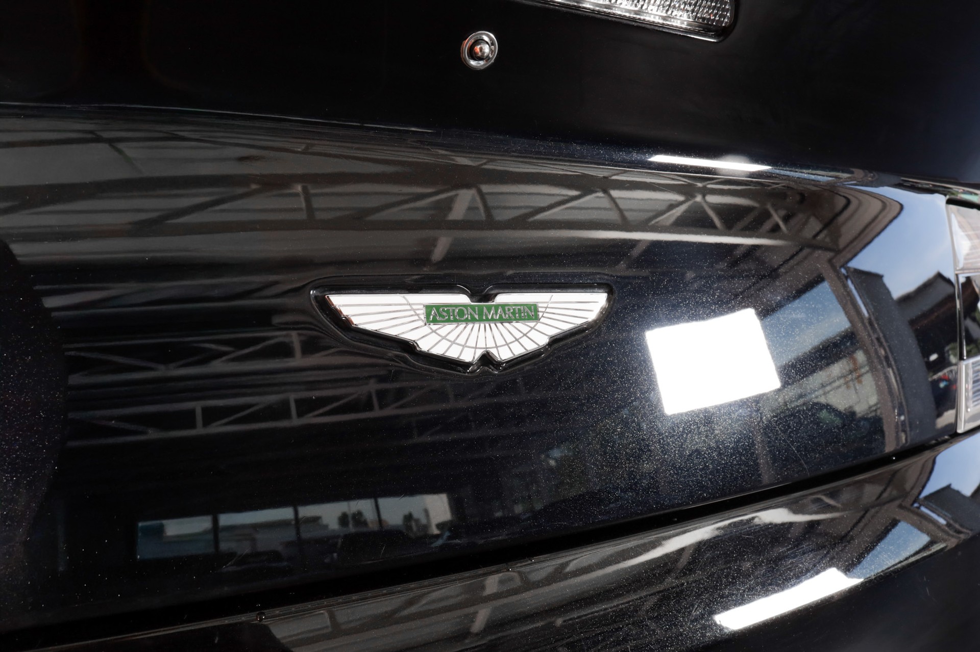 ASTON MARTIN V8 Vantage 4.7 Sportshift-image-15
