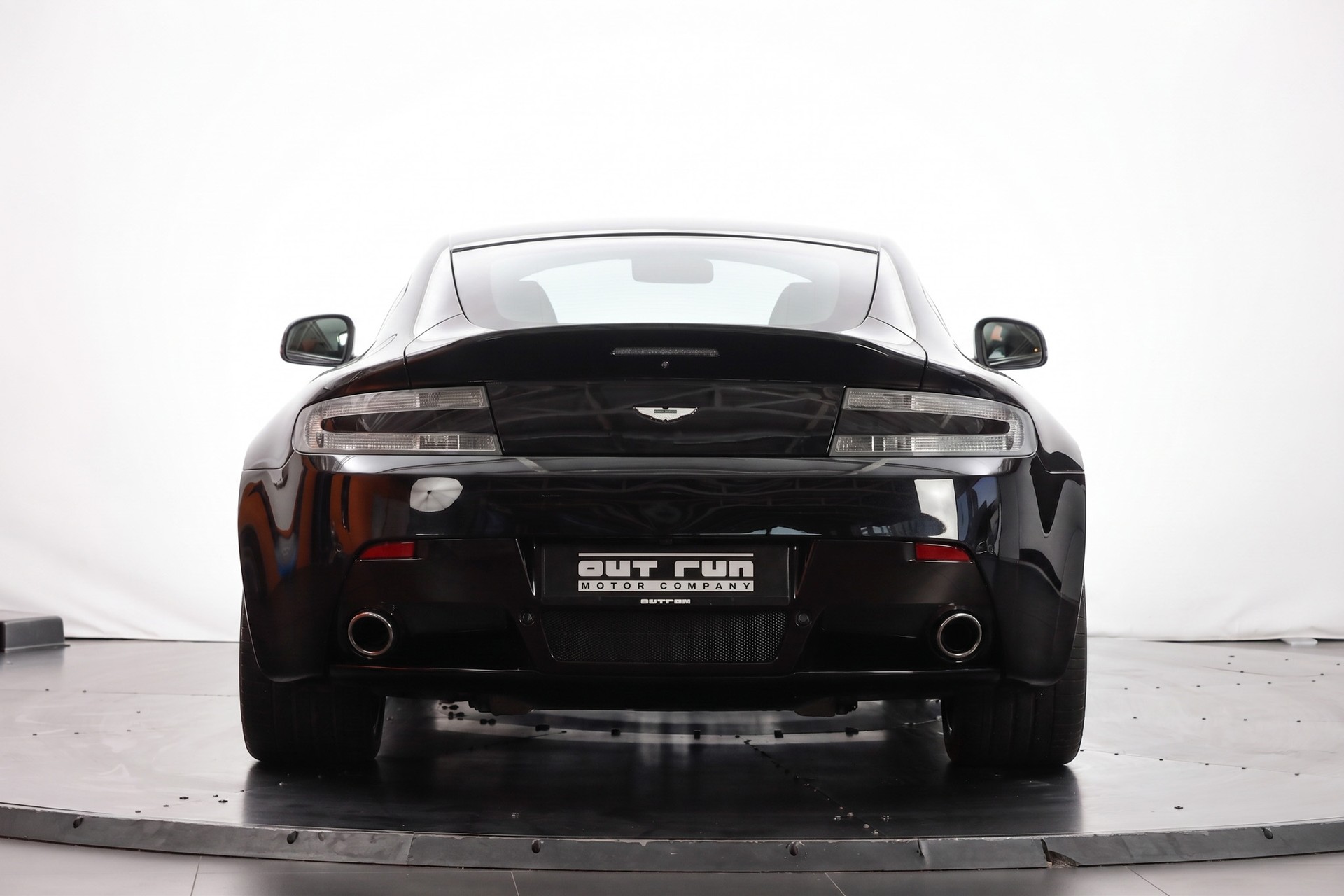ASTON MARTIN V8 Vantage 4.7 Sportshift-showroom-element-3