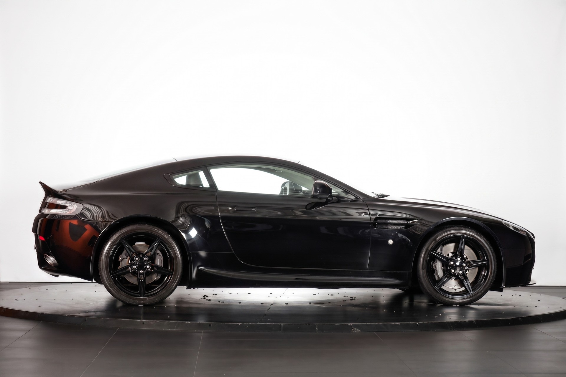 ASTON MARTIN V8 Vantage 4.7 Sportshift-image-5