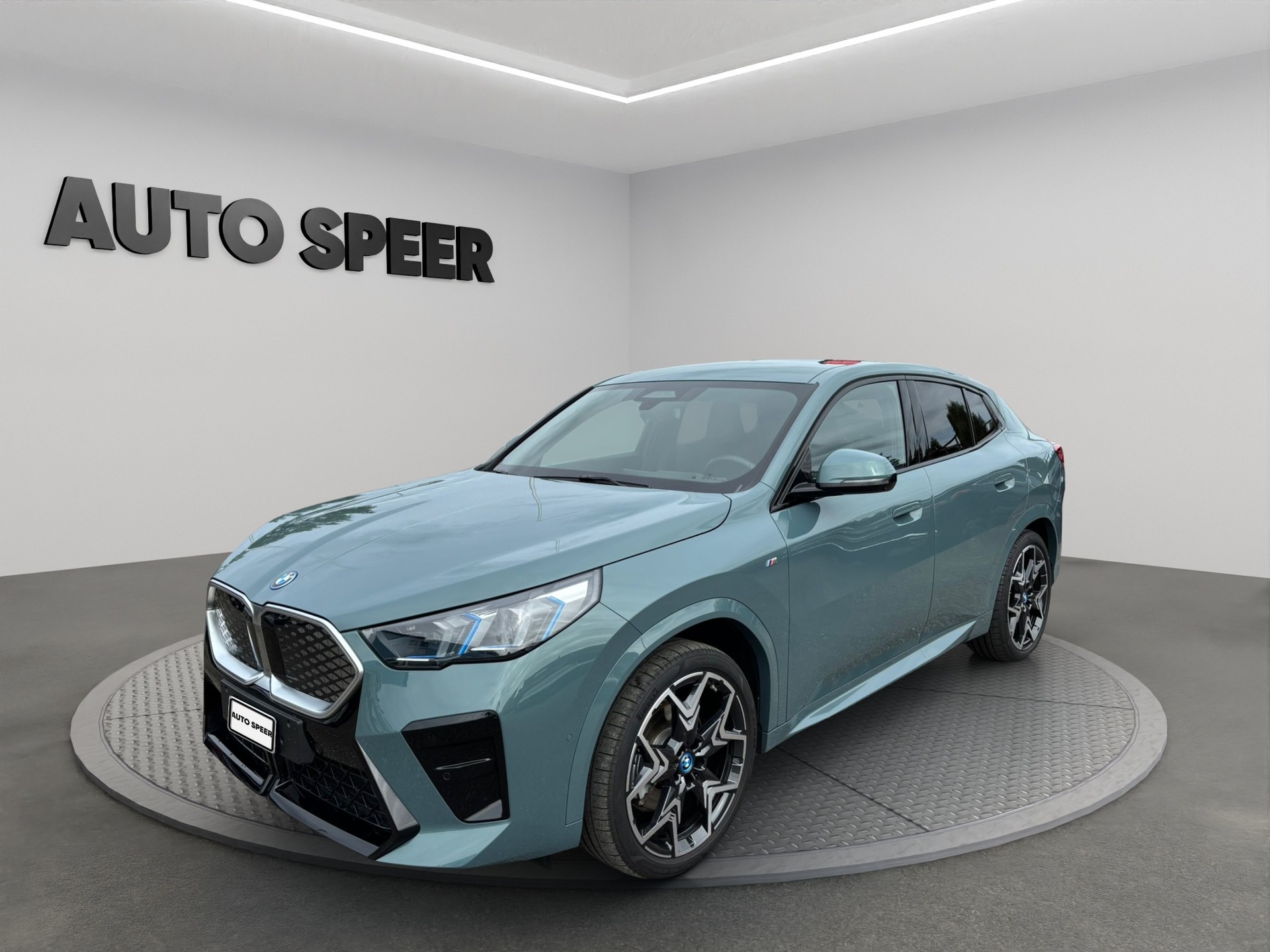 BMW iX2 xDrive30 M Sport | Elektro | Panorama | Driving Assist Pro | CH Schweizer Fahrzeug - Werksgarantie und Gratisservice